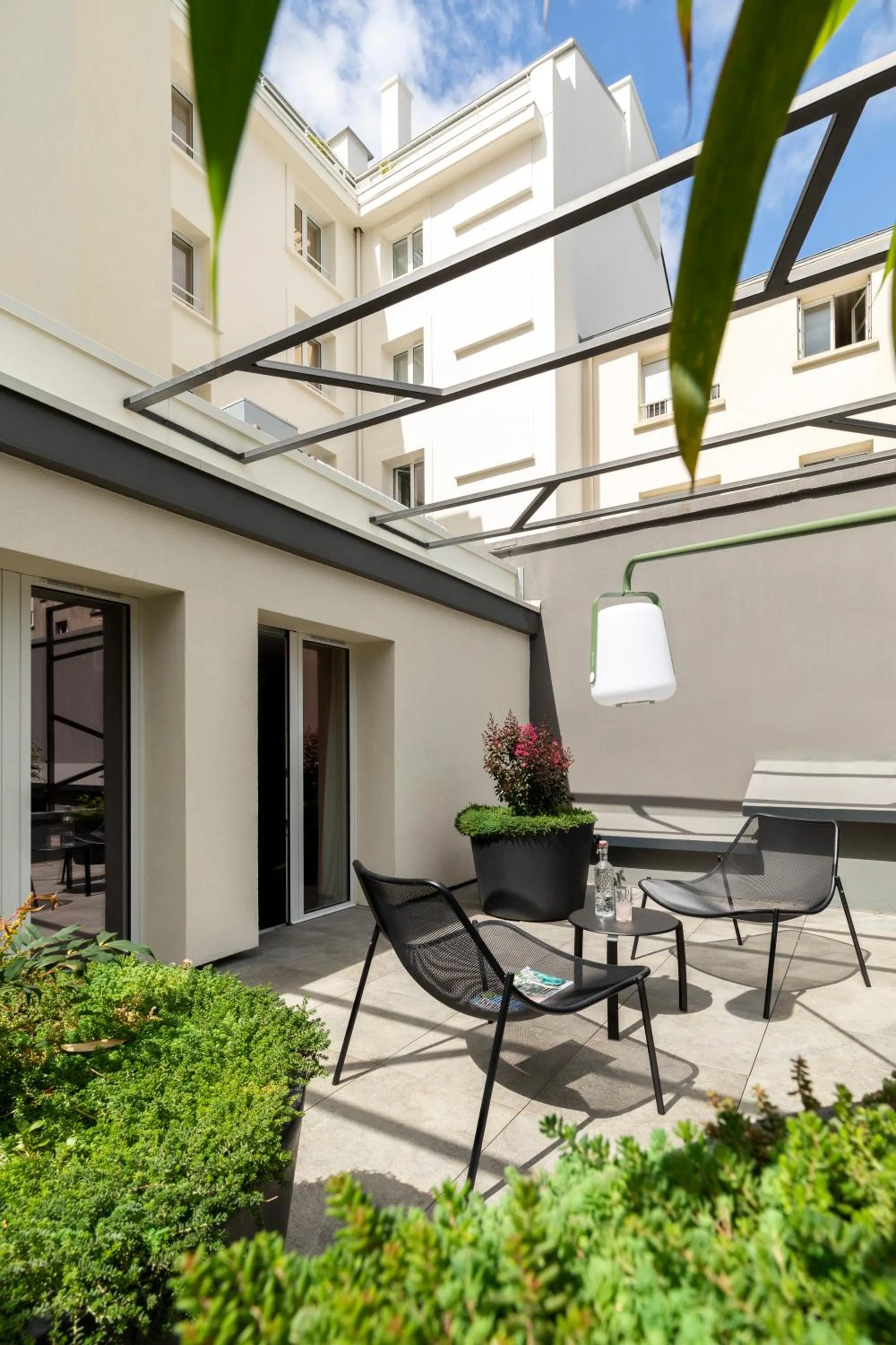 Patio in Hôtel & Spa Oceania Le Conti