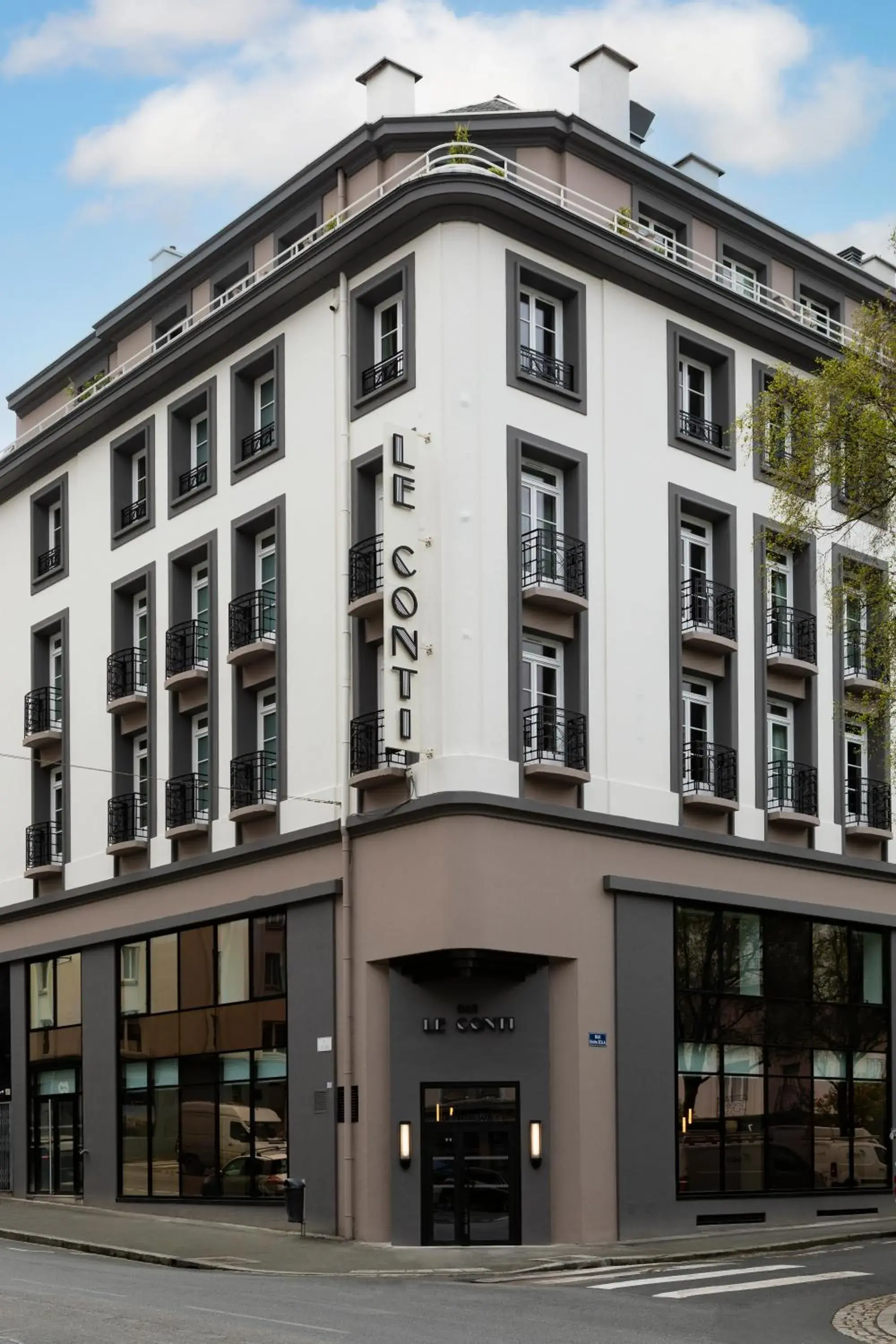 Facade/entrance in Hôtel & Spa Oceania Le Conti Facade/entrance in Hôtel & Spa Oceania Le Conti