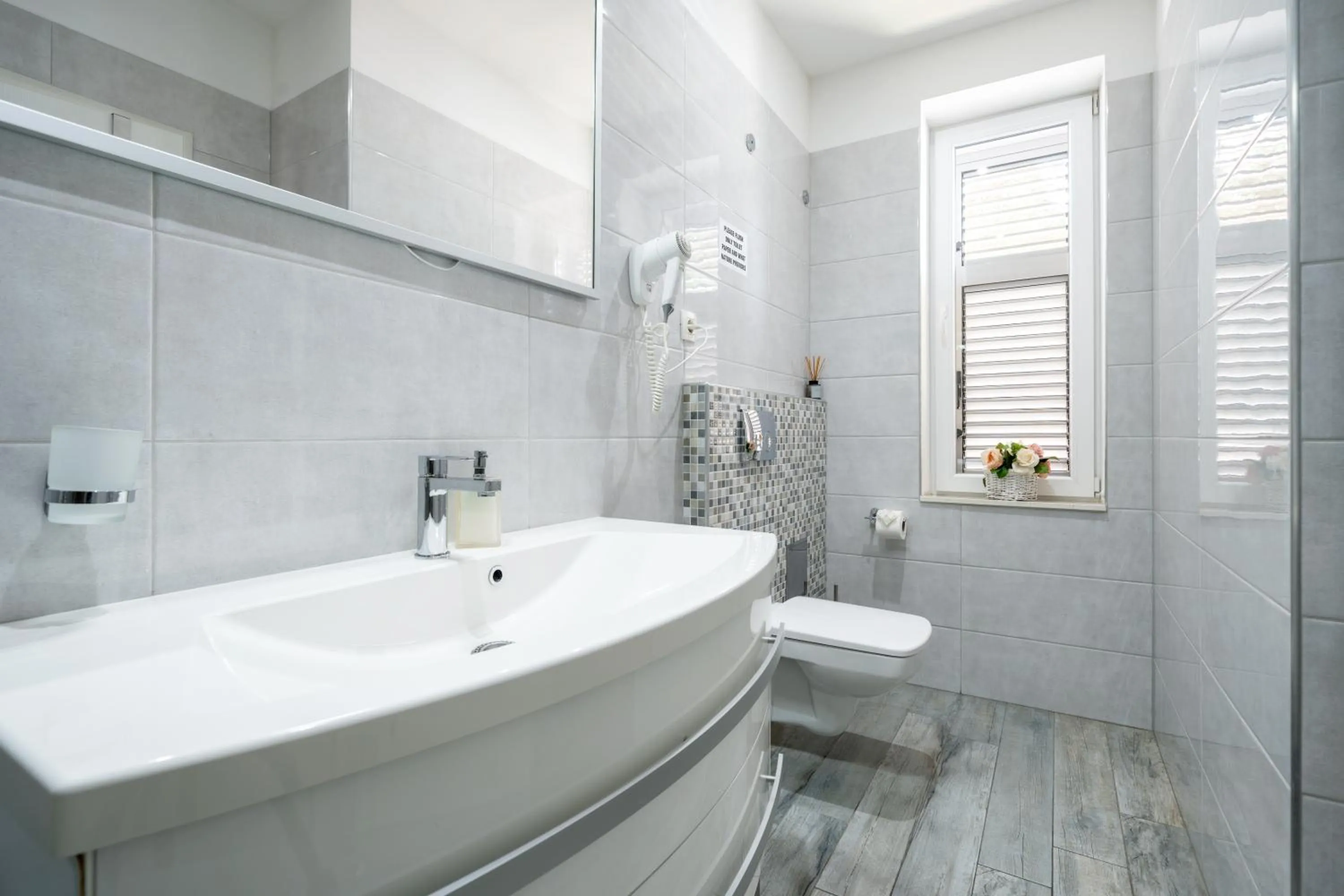 Luxury Rooms Floramye