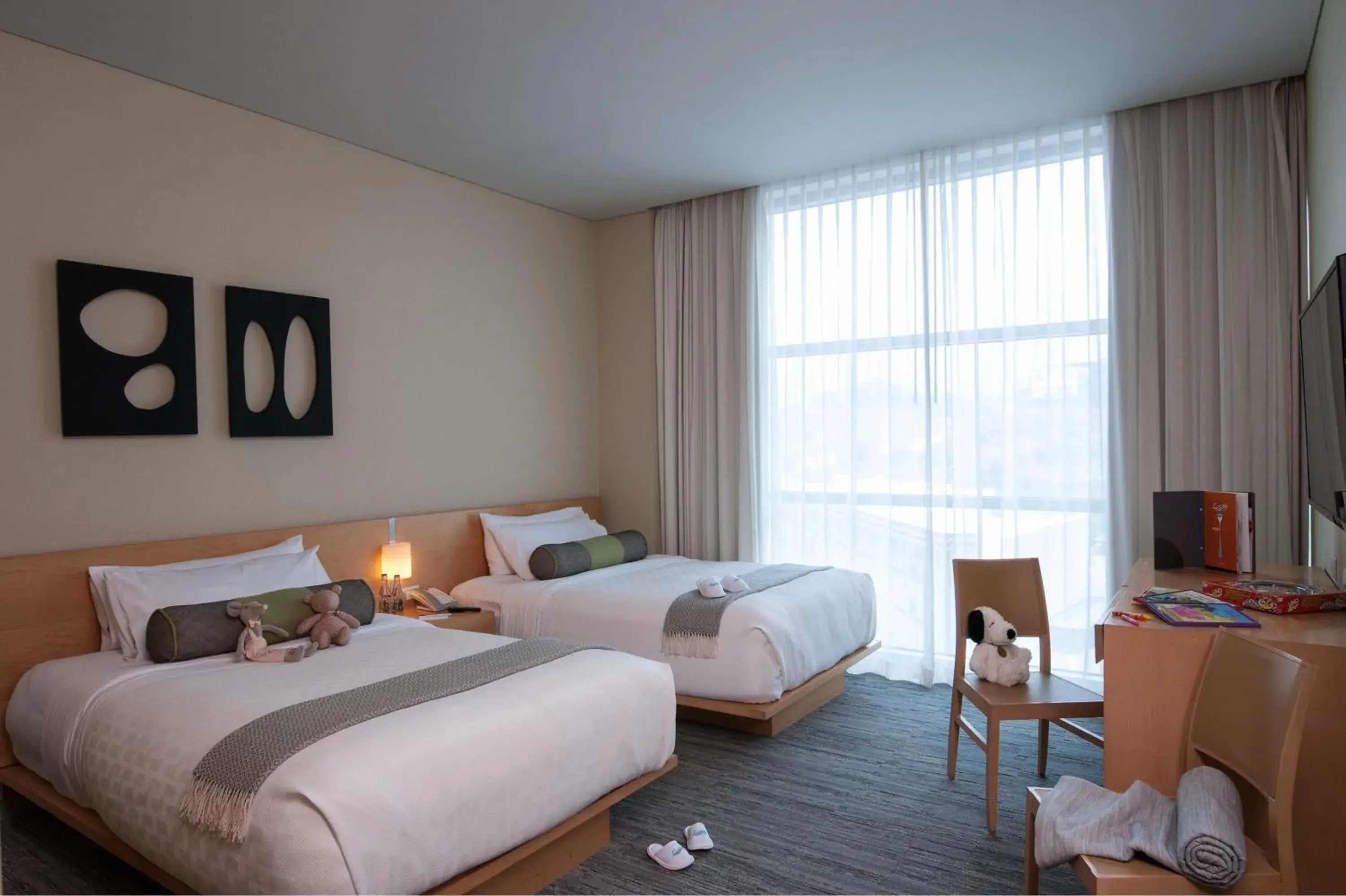 TV and multimedia, Bed in Stadia Suites Mexico City Santa Fe TV and multimedia, Bed in Stadia Suites Mexico City Santa Fe