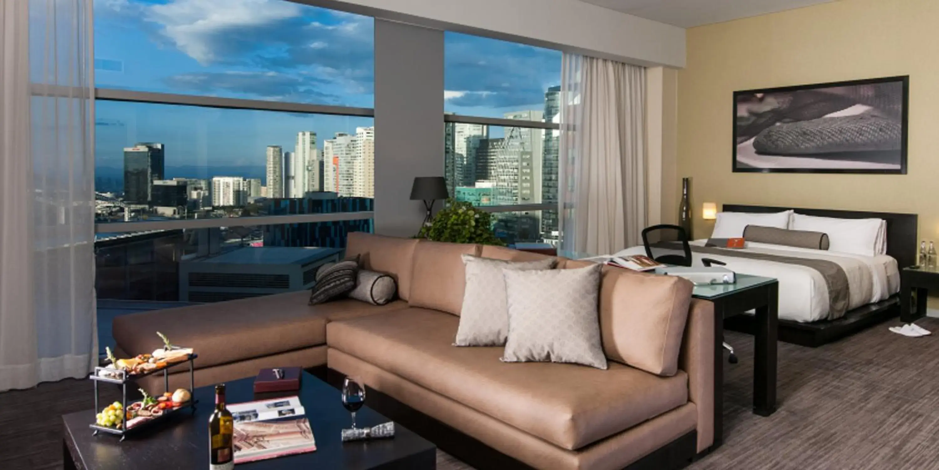 View (from property/room), Bed in Stadia Suites Mexico City Santa Fe View (from property/room), Bed in Stadia Suites Mexico City Santa Fe