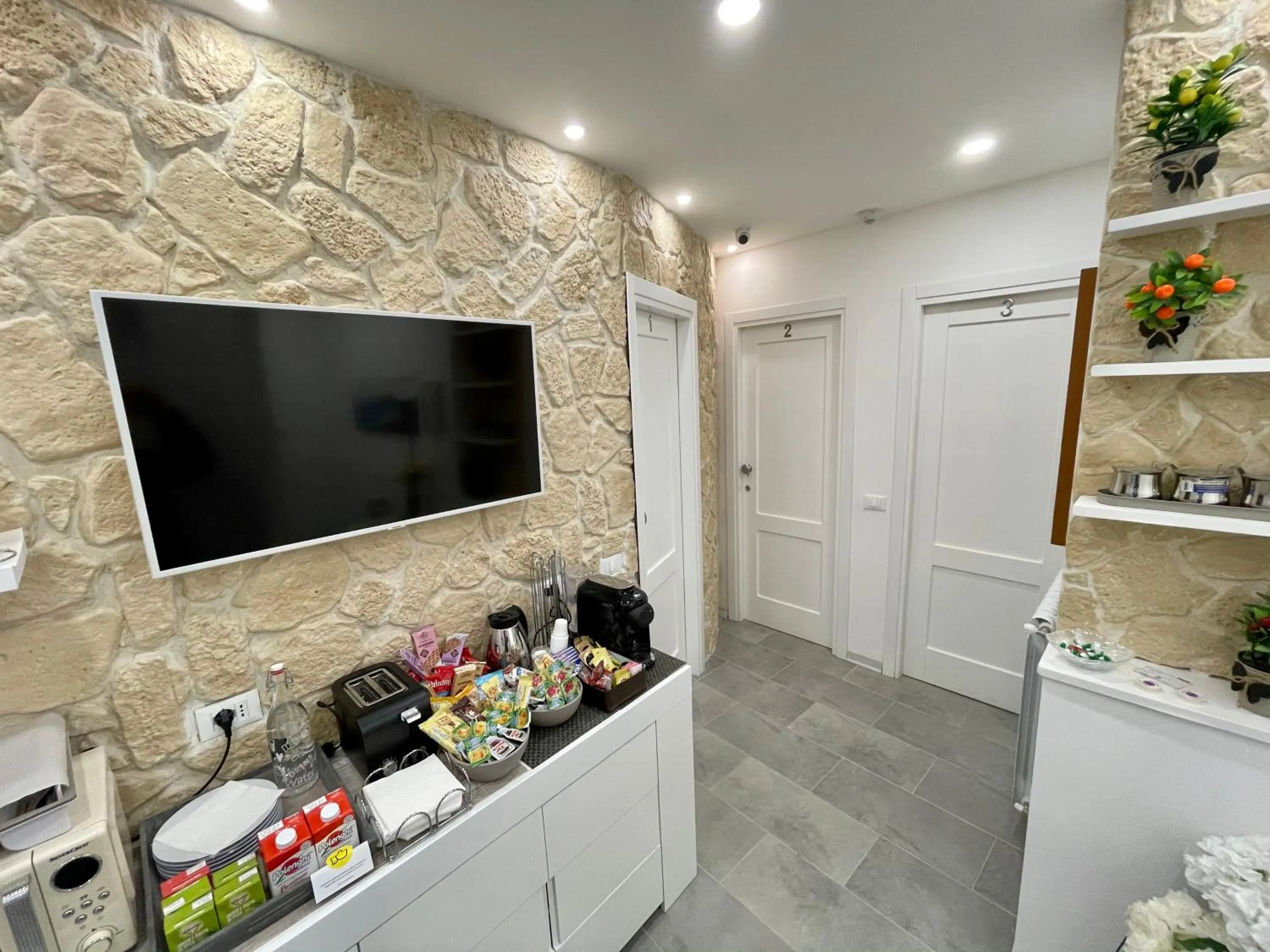 Communal lounge/ TV room in Ri.Mo's Rent Room