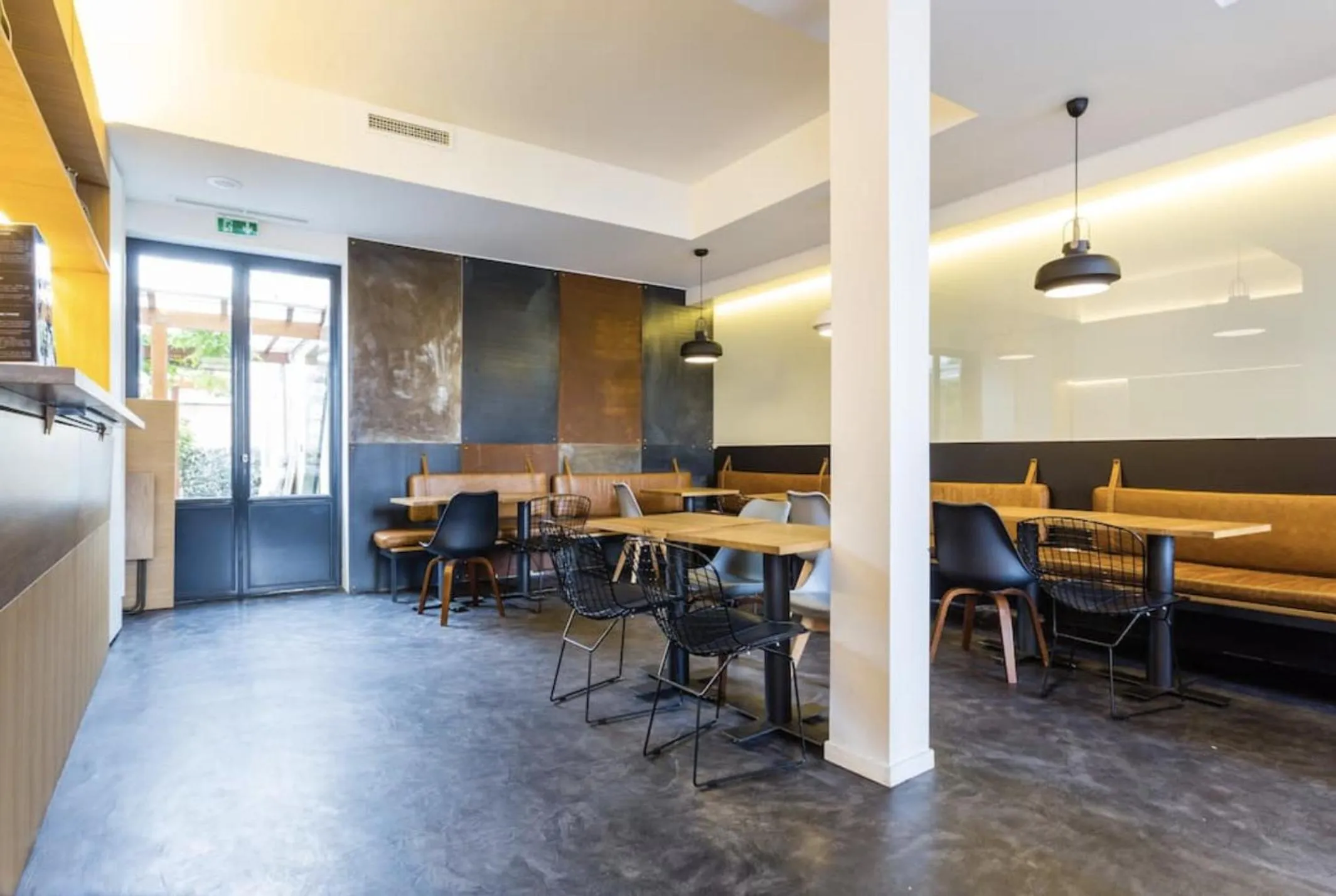 Restaurant/places to eat in Atypik Hotel