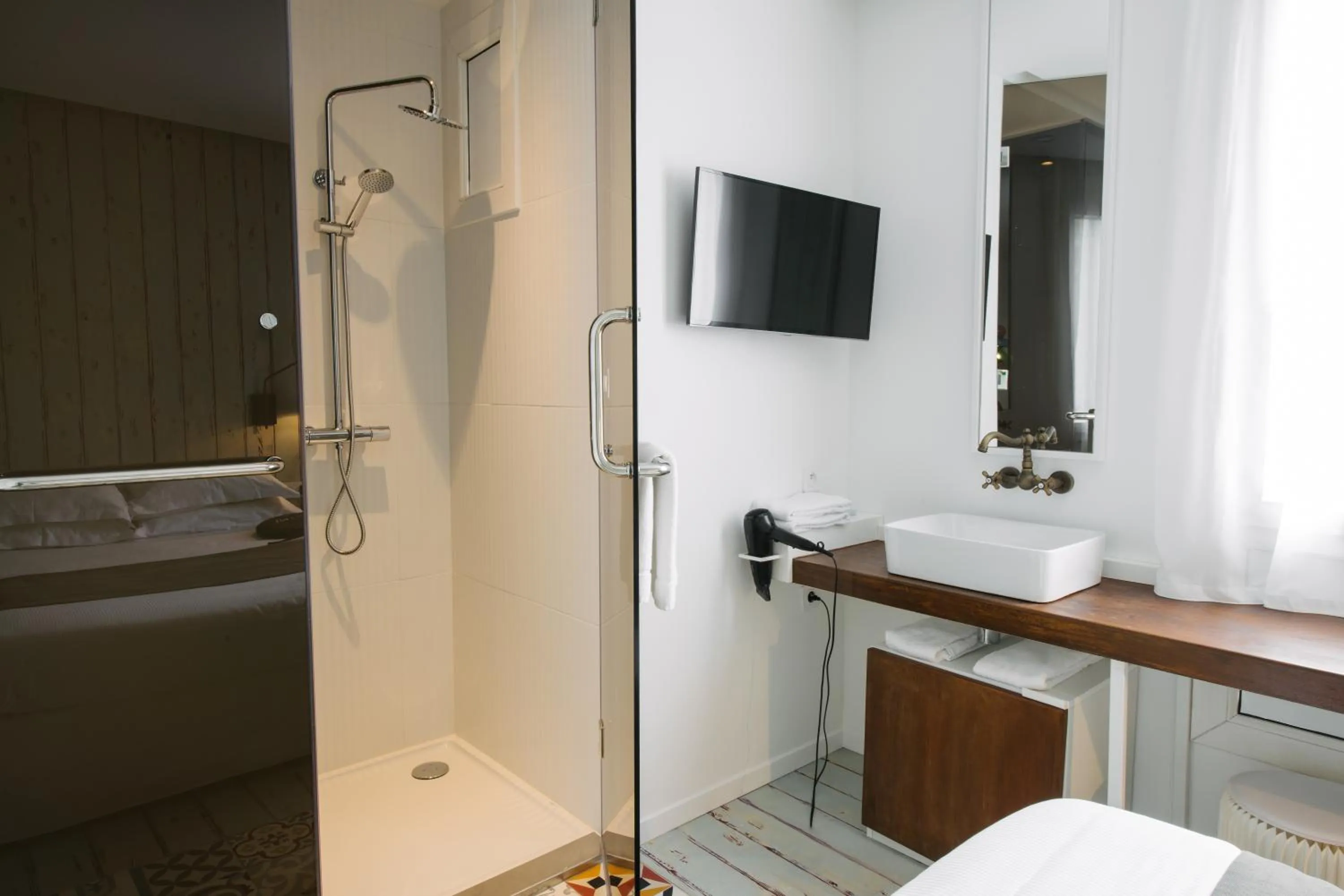 Bathroom in Atypik Hotel