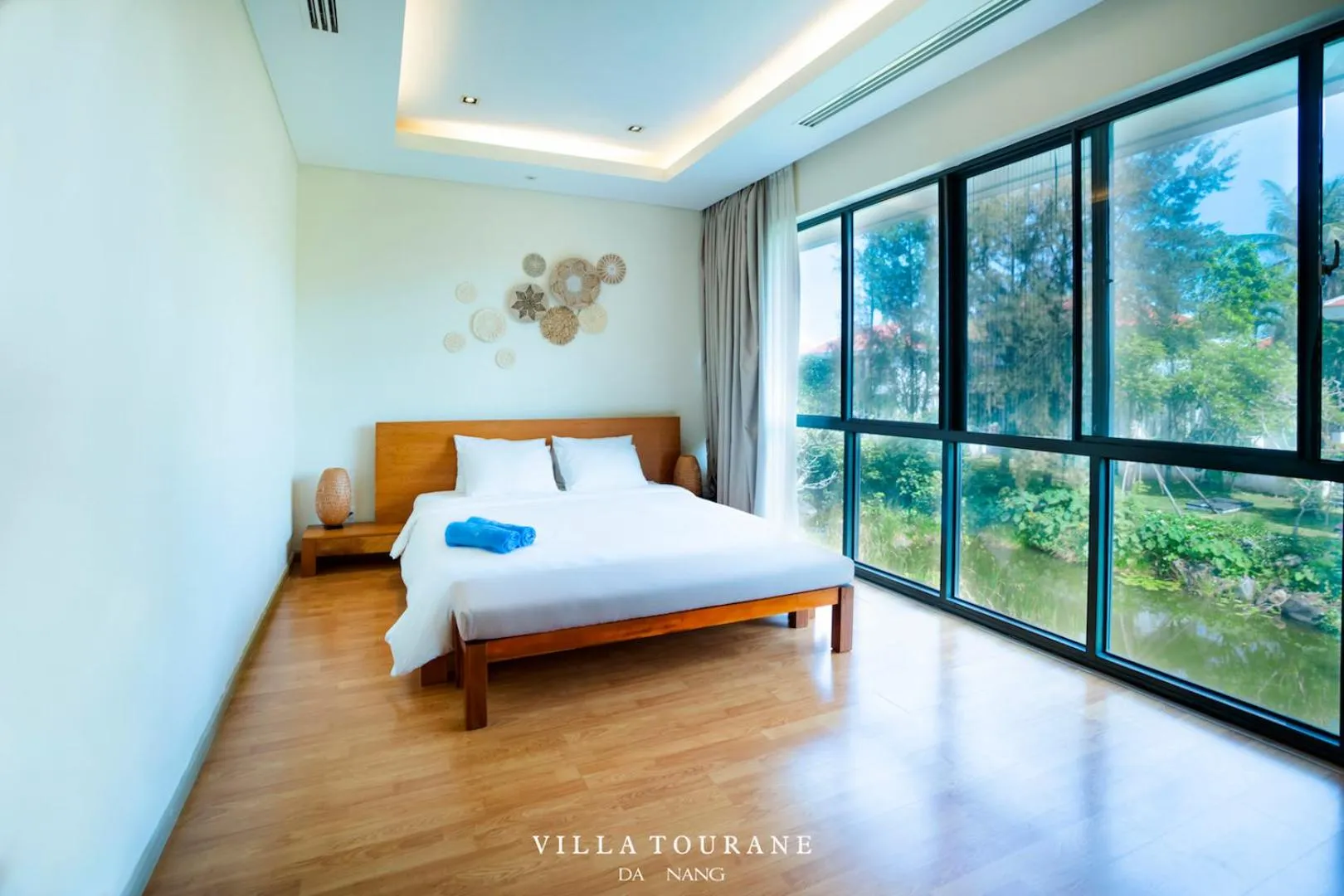 Bedroom, Bed in Villa Tourane