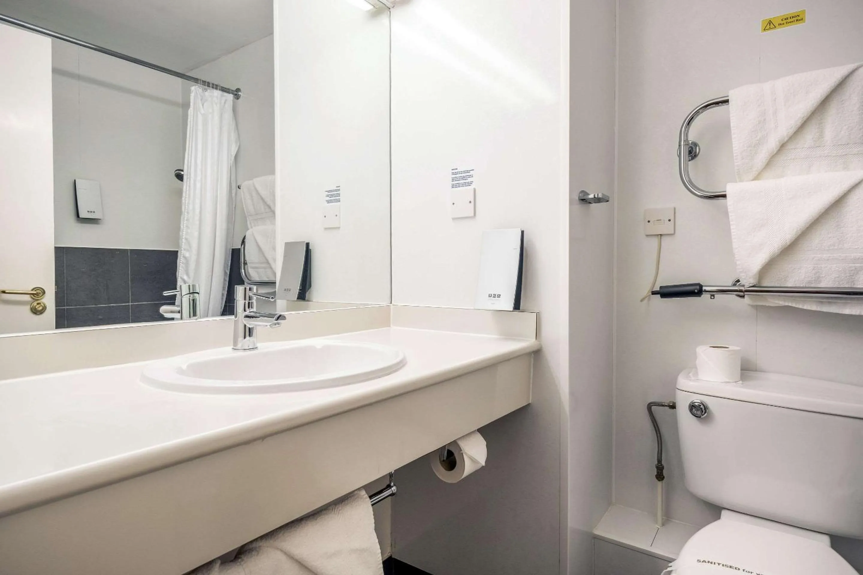 Bedroom in Comfort Inn Arundel