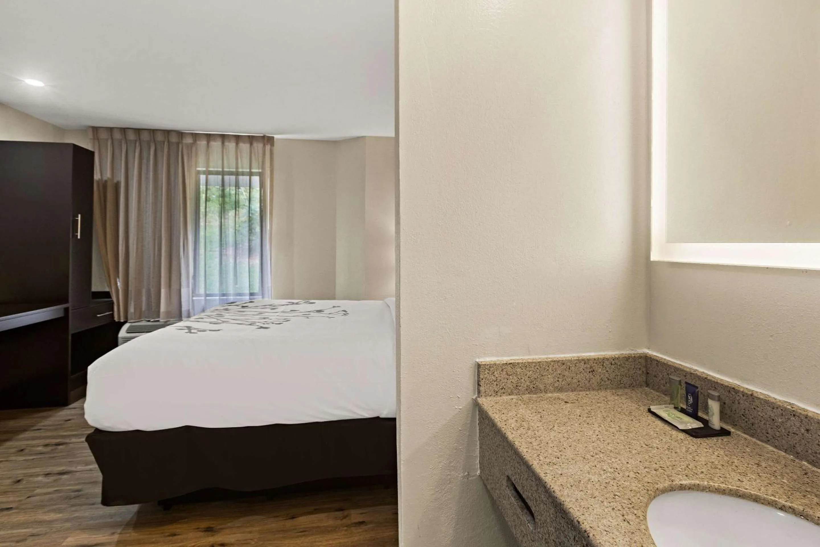 Bedroom, Bed in Sleep Inn