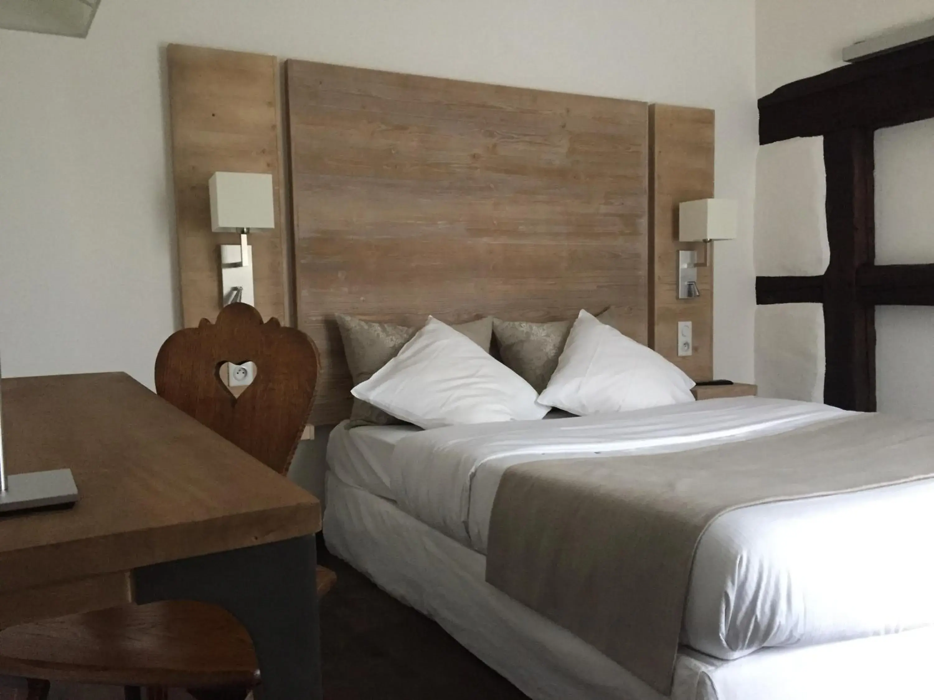 Double Room in Auberge du Rempart Double Room in Auberge du Rempart