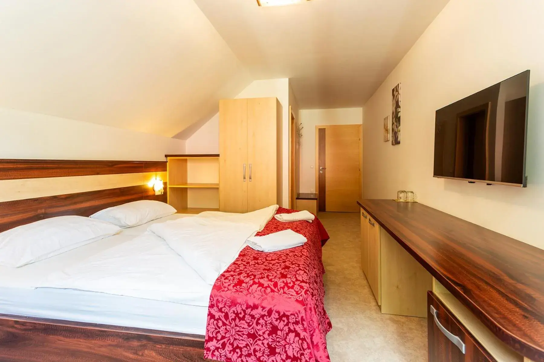Double Room with Extra Bed - single occupancy in Guest House Hober Double Room with Extra Bed - single occupancy in Guest House Hober