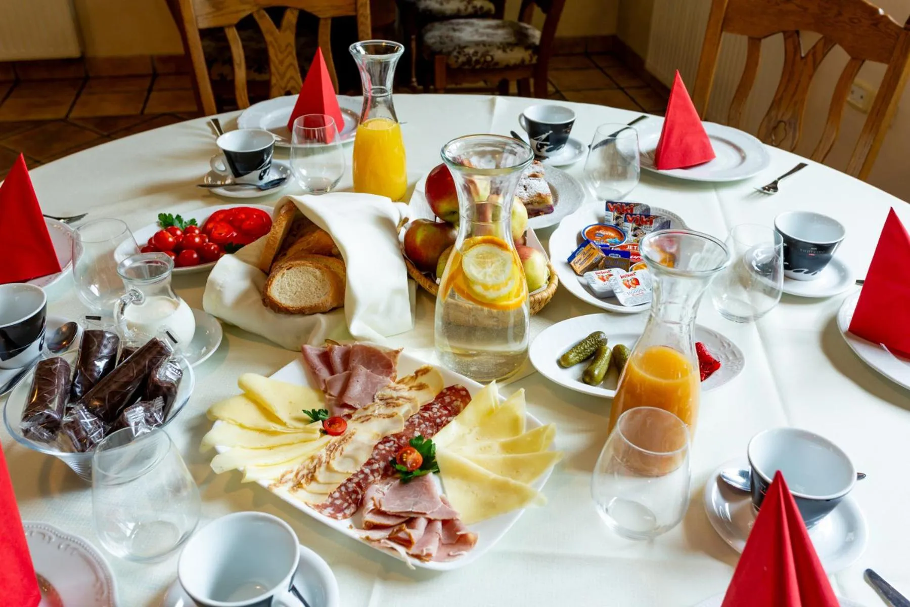 Food and drinks in Guest House Hober