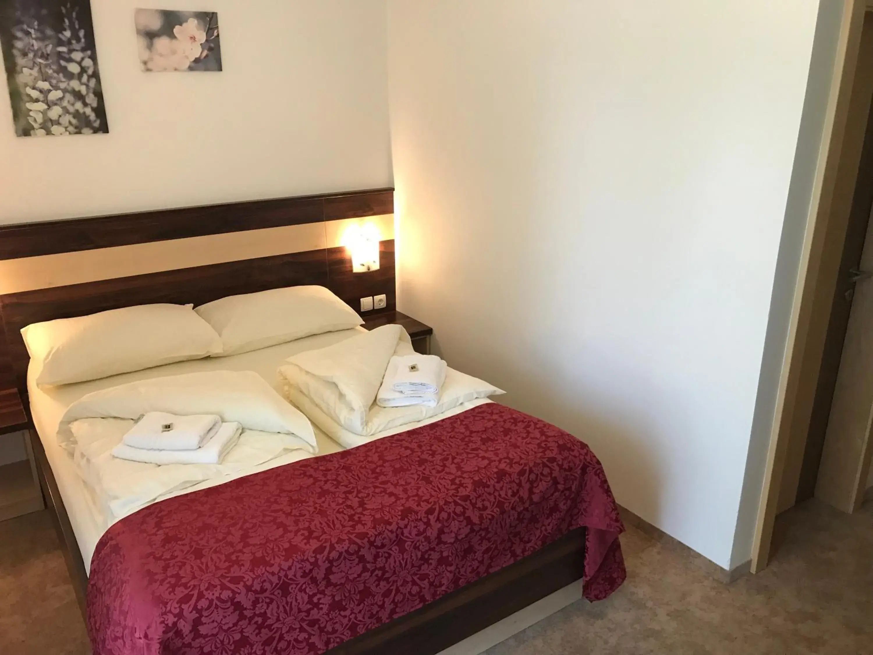 Double Room with Balcony - single occupancy in Guest House Hober Double Room with Balcony - single occupancy in Guest House Hober