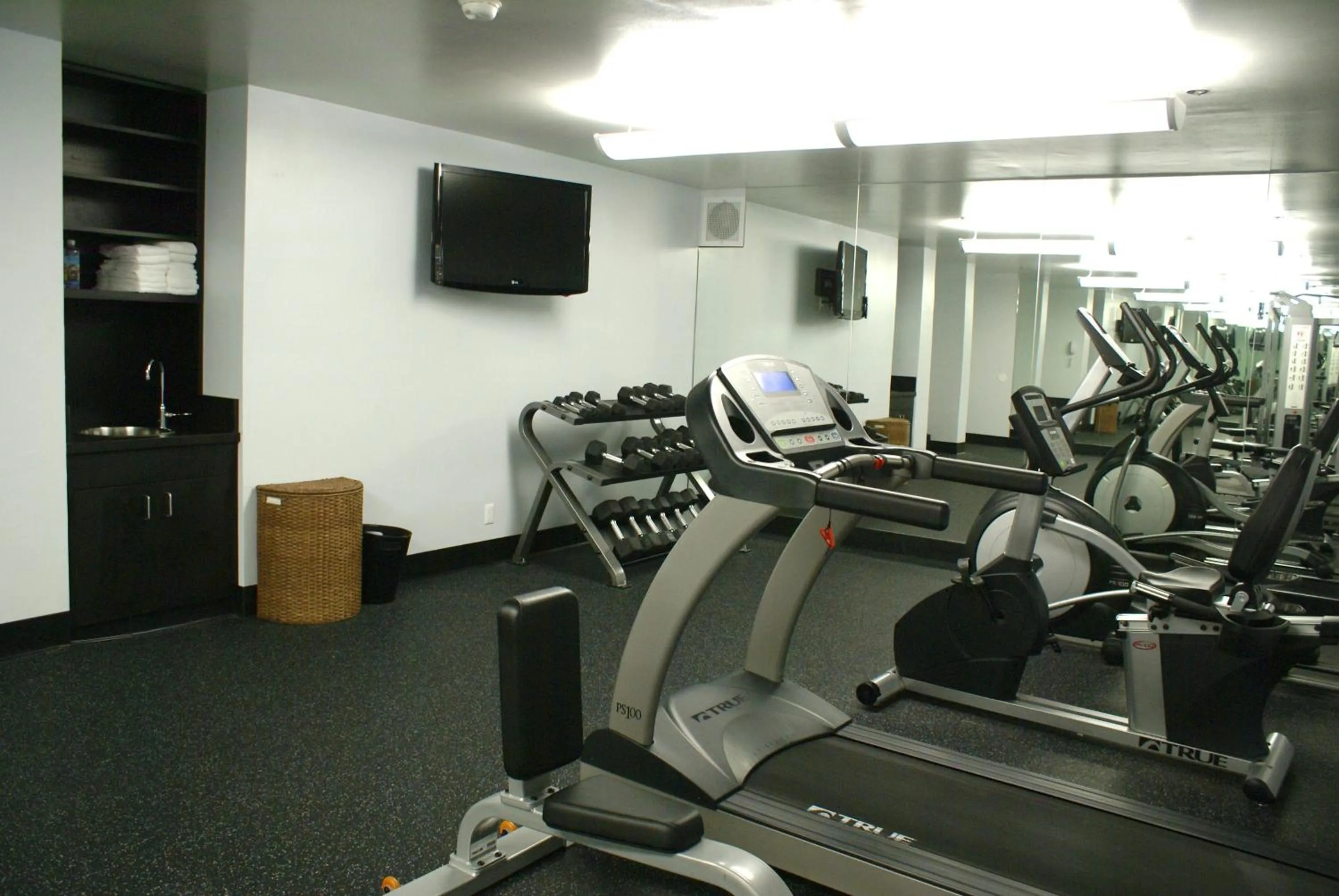 TV and multimedia, Fitness Center/Facilities in Hotel Vertigo