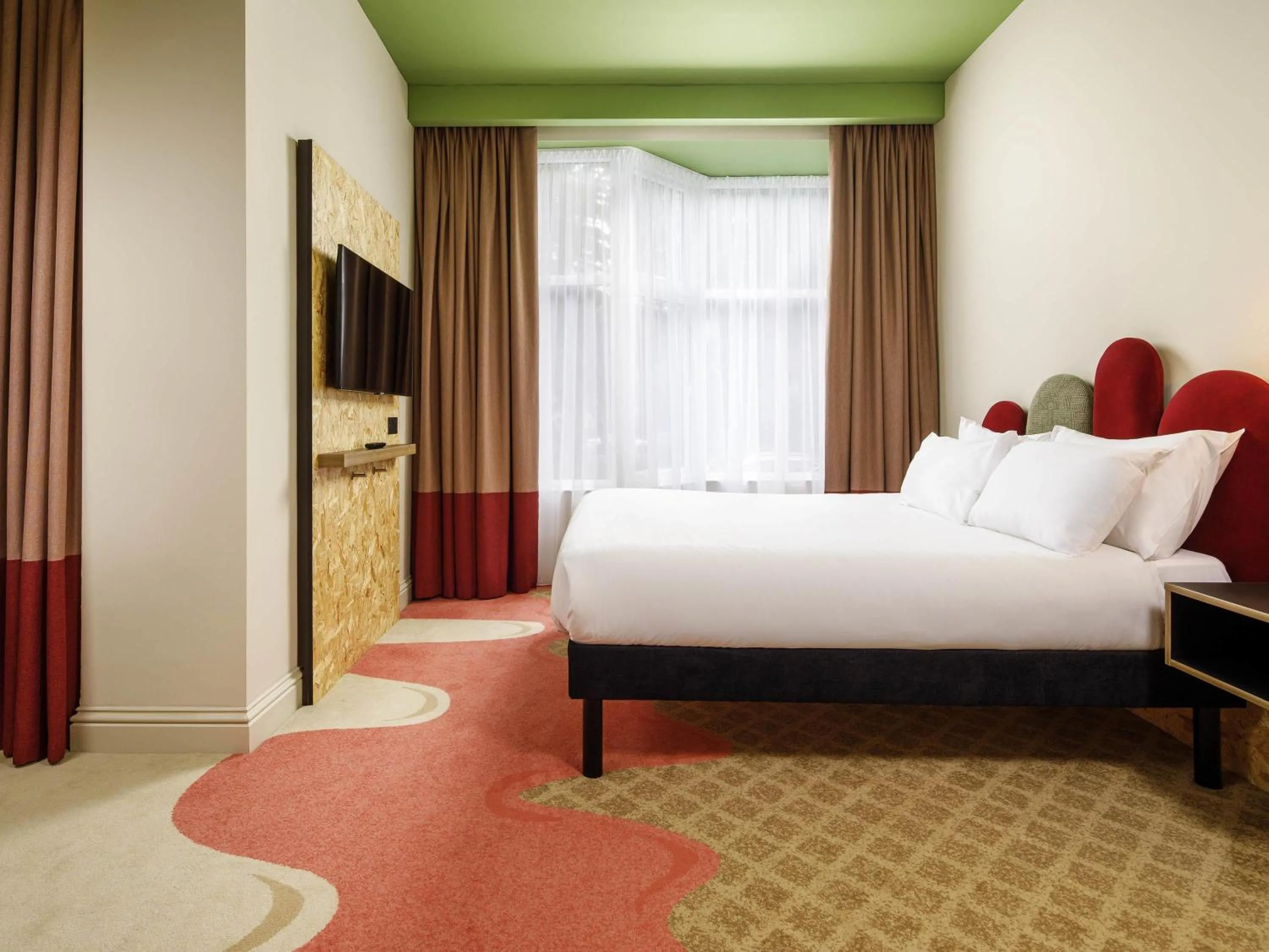 Bedroom, Bed in ibis Styles Bournemouth