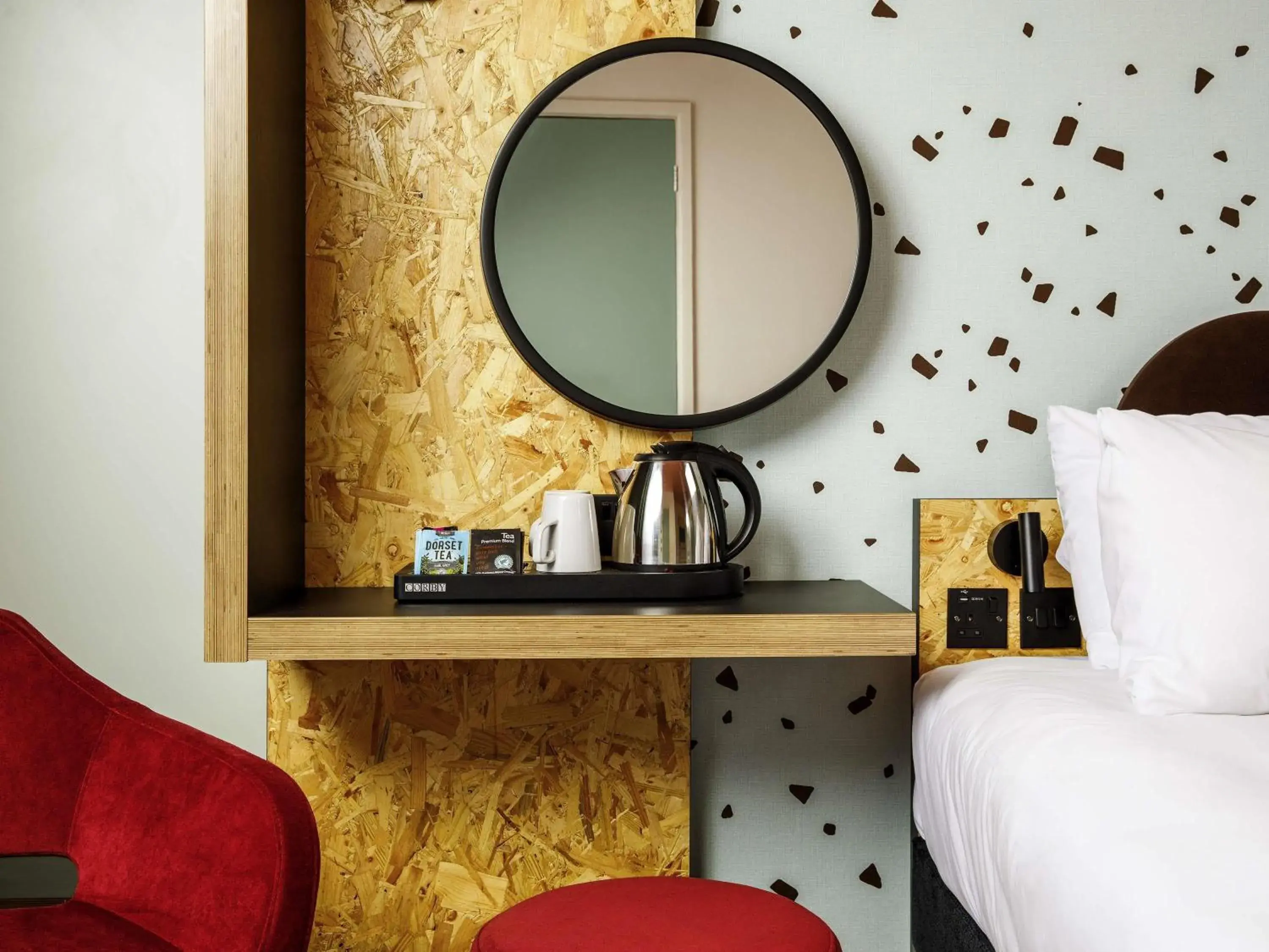 Compact Room in ibis Styles Bournemouth Compact Room in ibis Styles Bournemouth