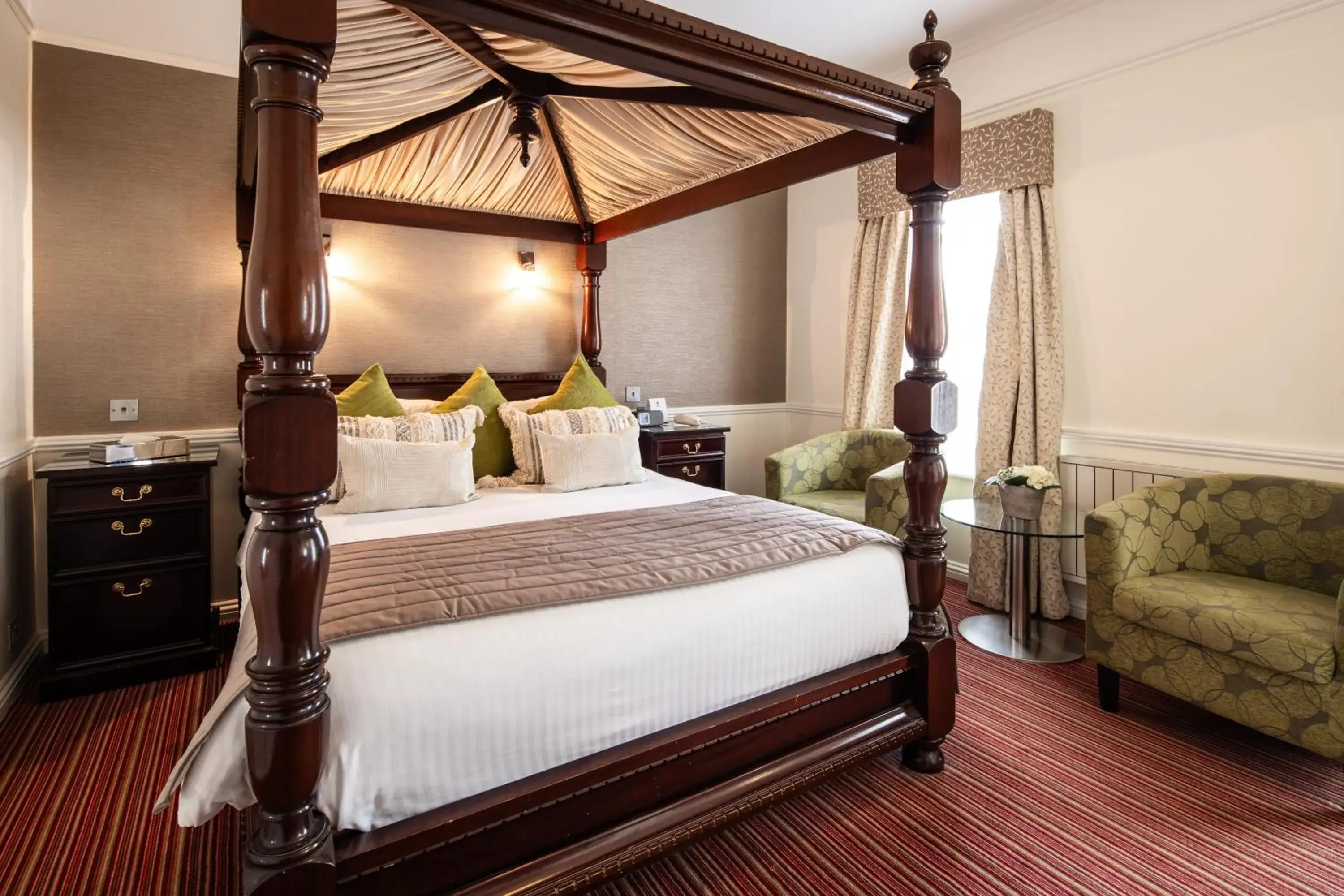 Double Room with Patio in Best Western Royal Hotel Double Room with Patio in Best Western Royal Hotel