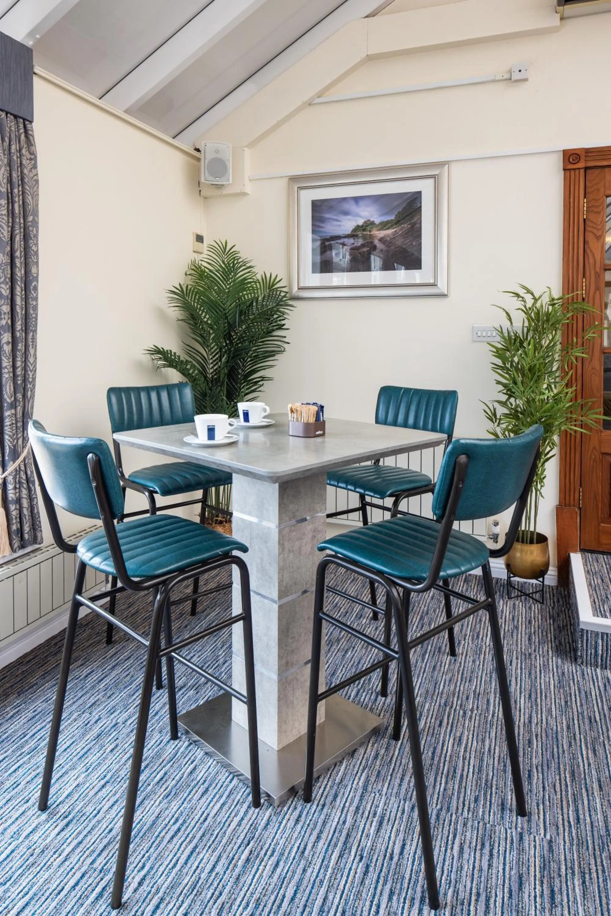 Seating area in Best Western Royal Hotel