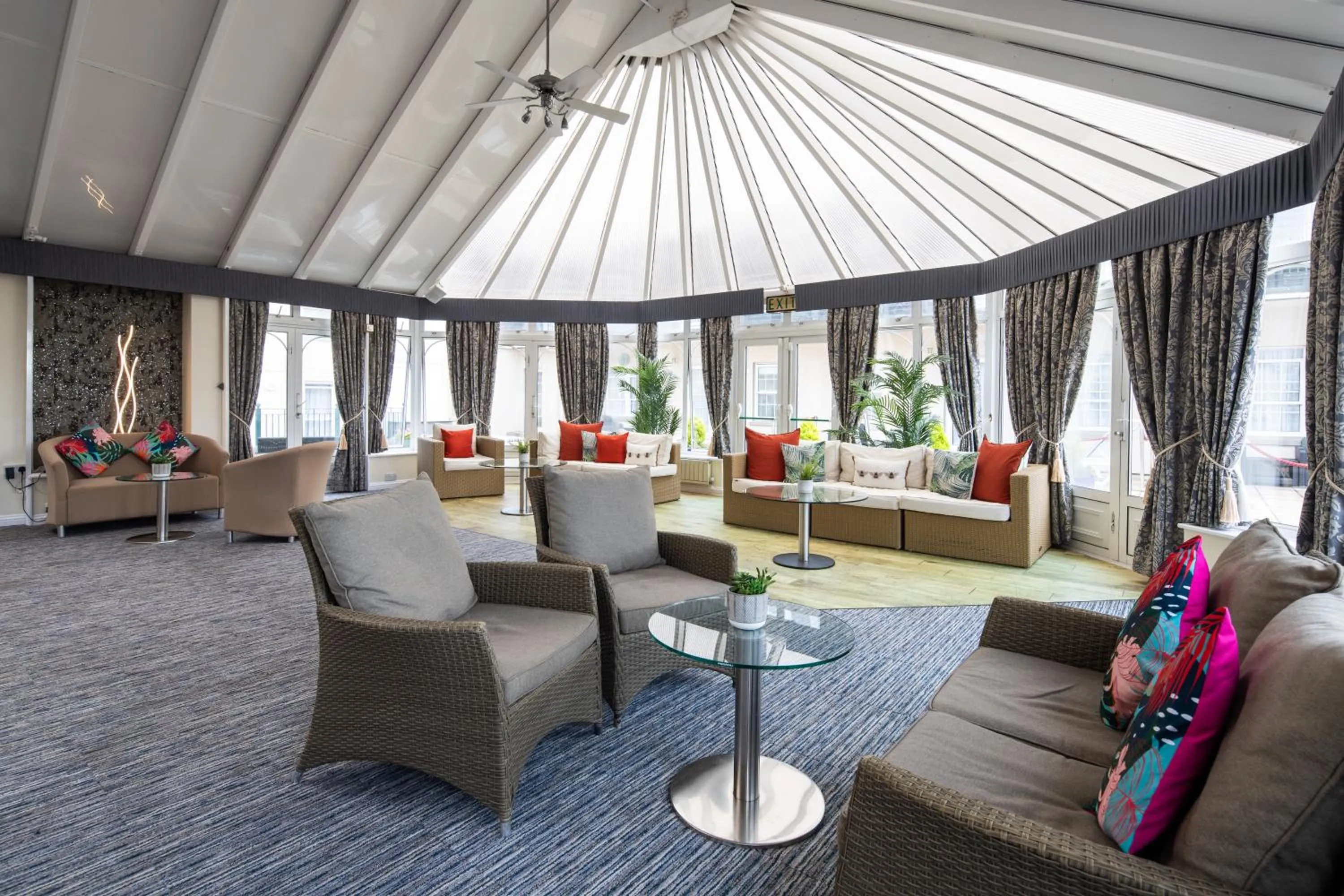 Seating area in Best Western Royal Hotel