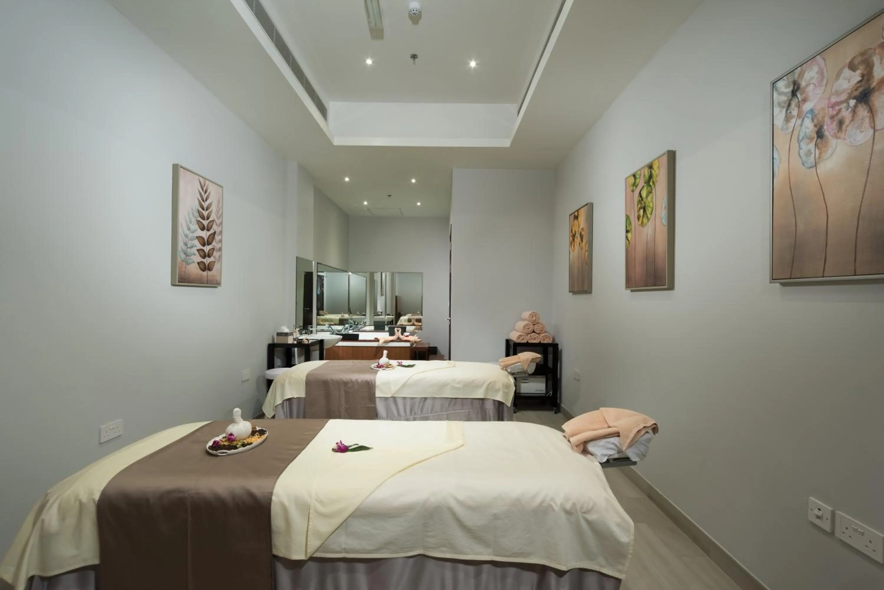 Spa and wellness centre/facilities, Bed in Centara Muscat Hotel Oman