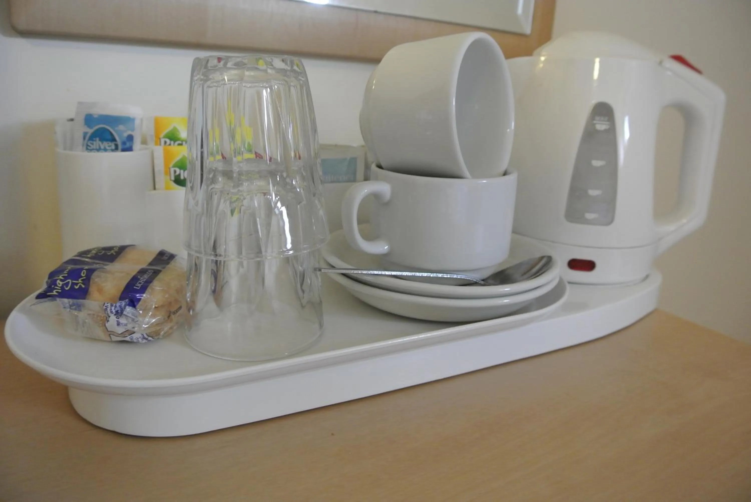 Coffee/tea facilities in Carlton Hotel