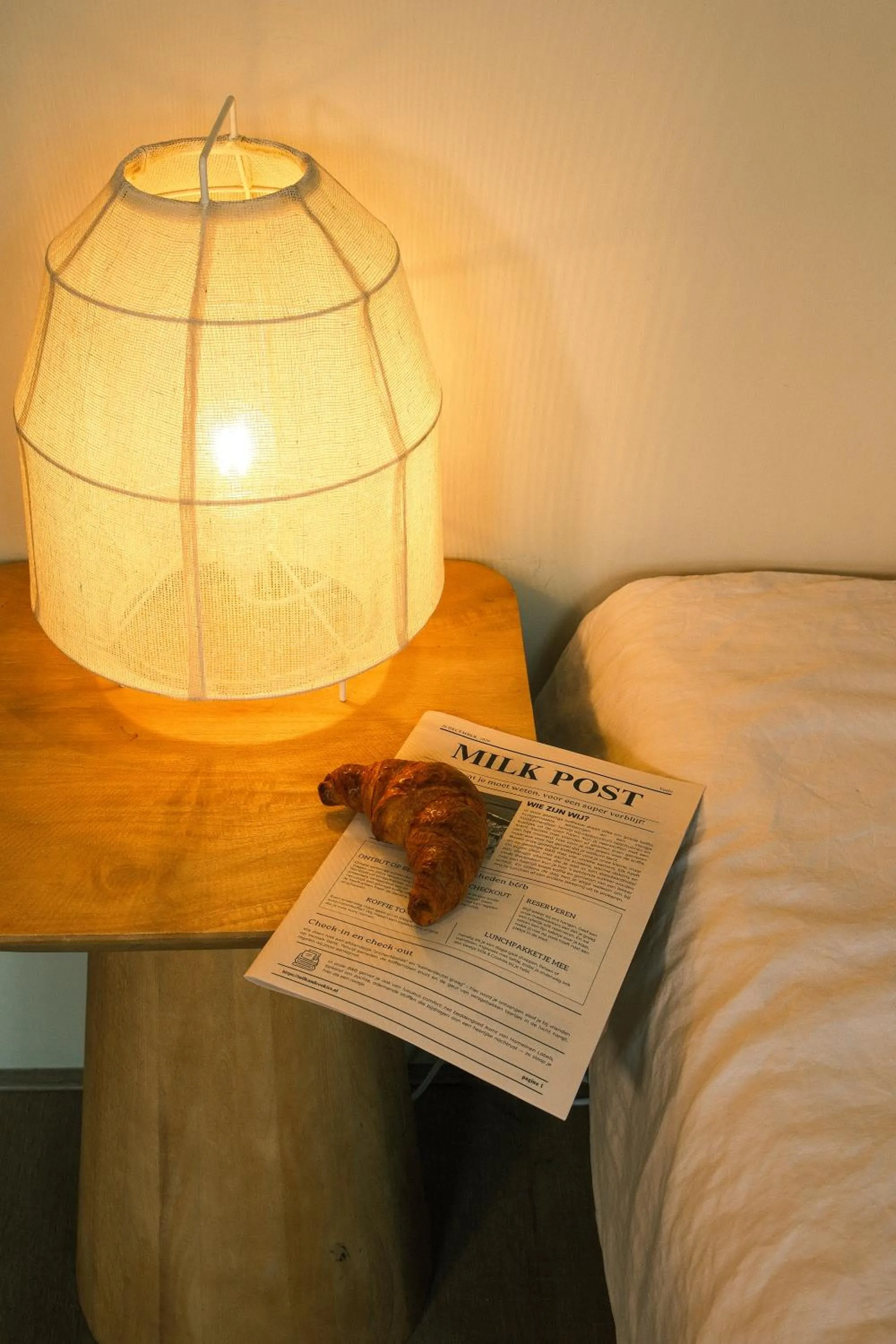 Bed in Milk and cookies