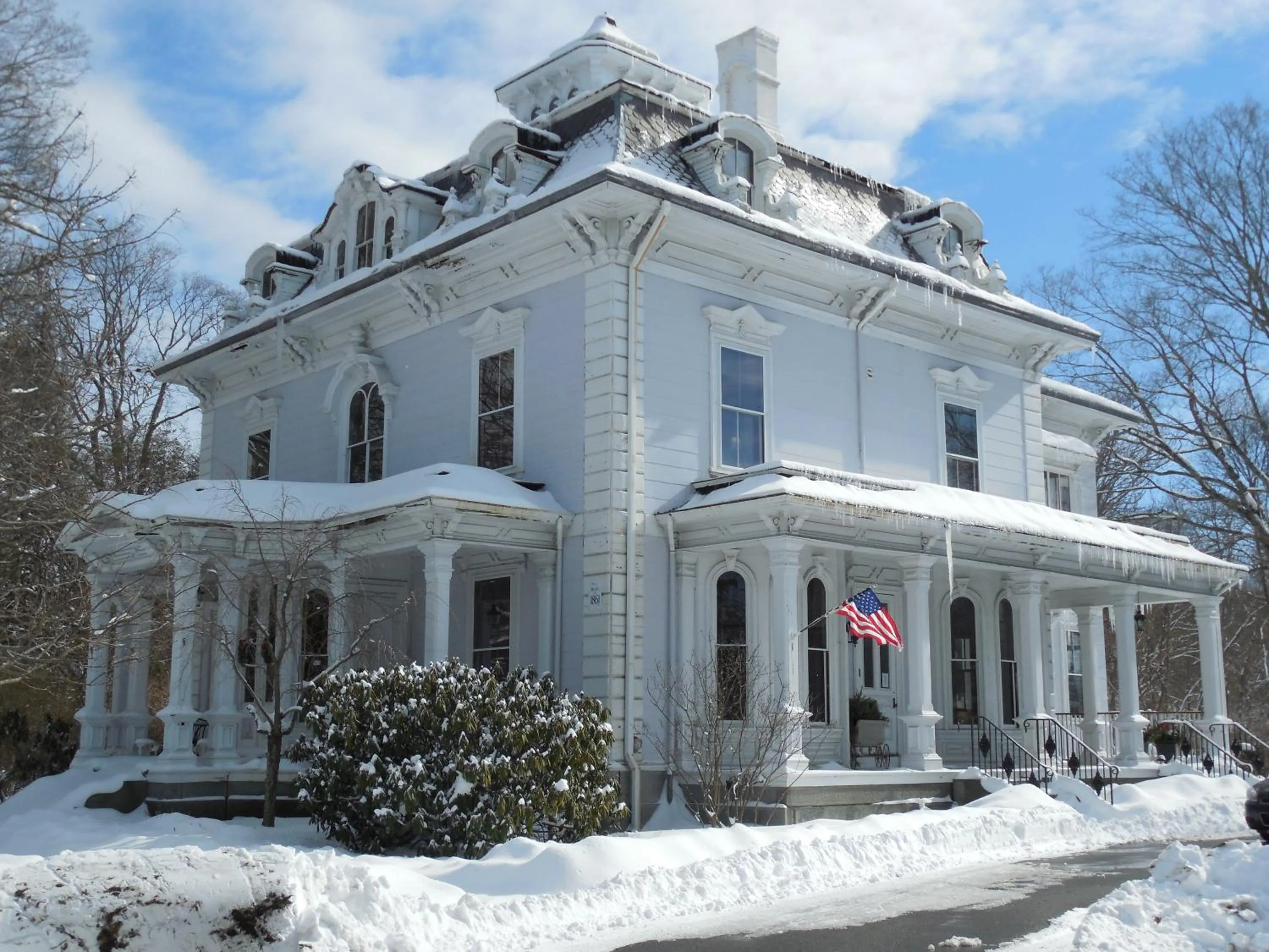 Property building in Proctor Mansion Inn