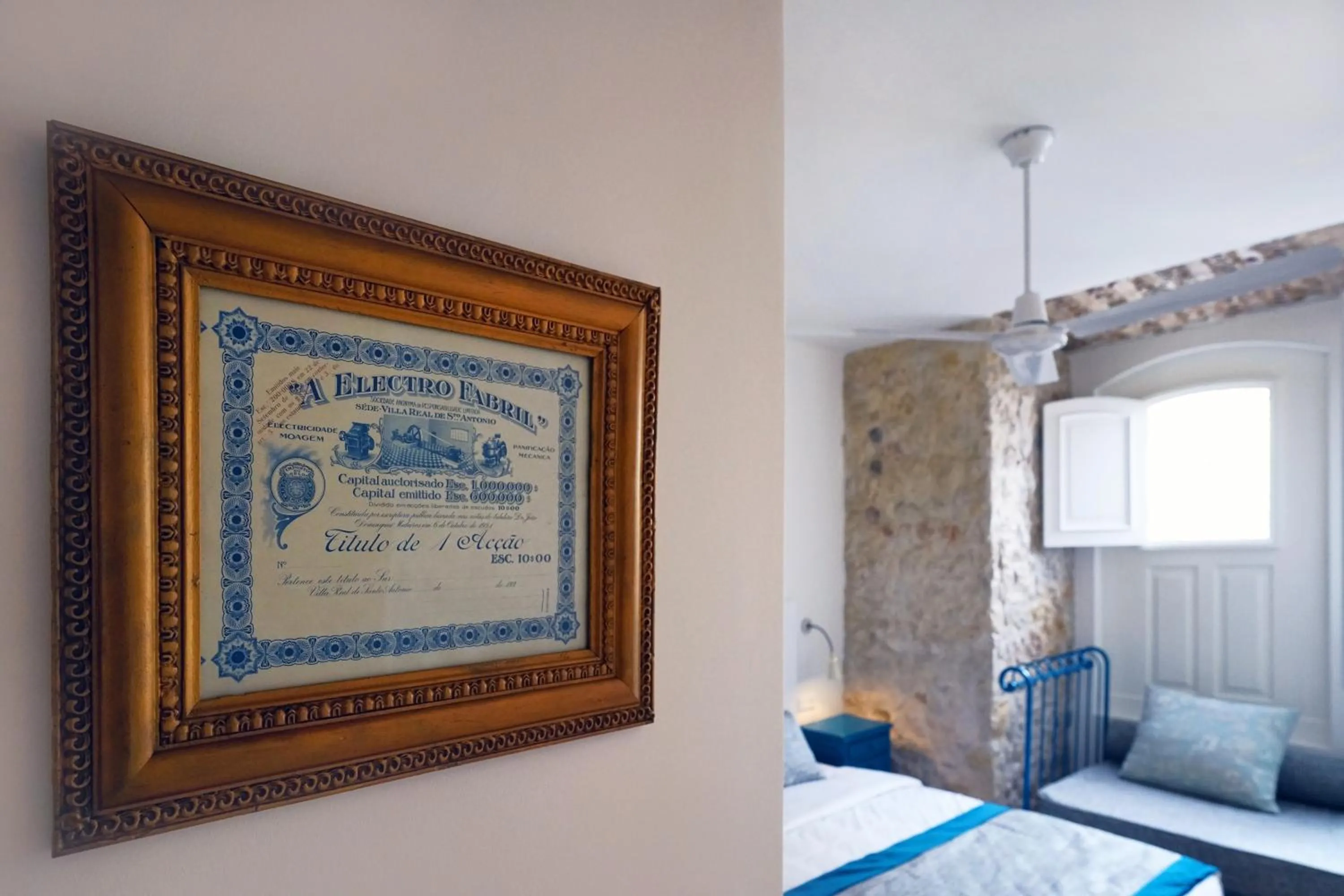 Logo/Certificate/Sign, Bed in Casas de São Bento