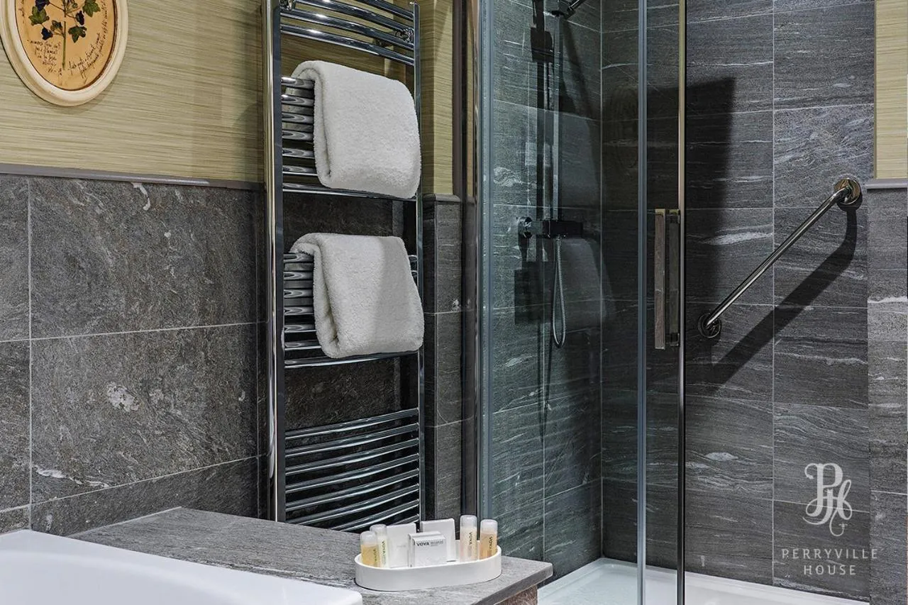 Shower in Perryville House