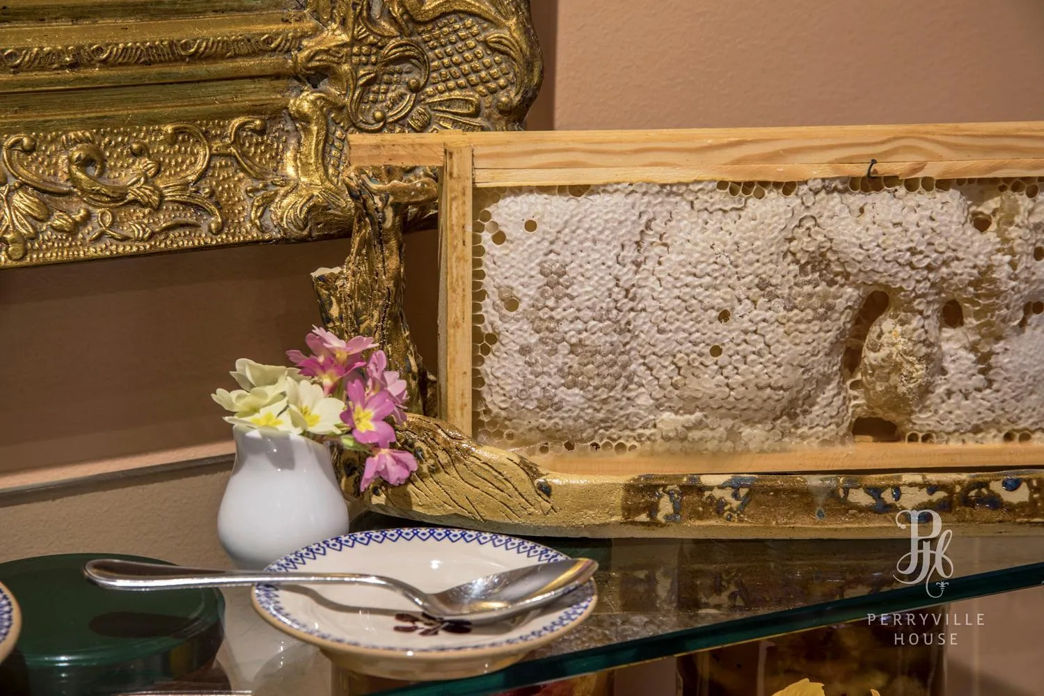 Breakfast in Perryville House