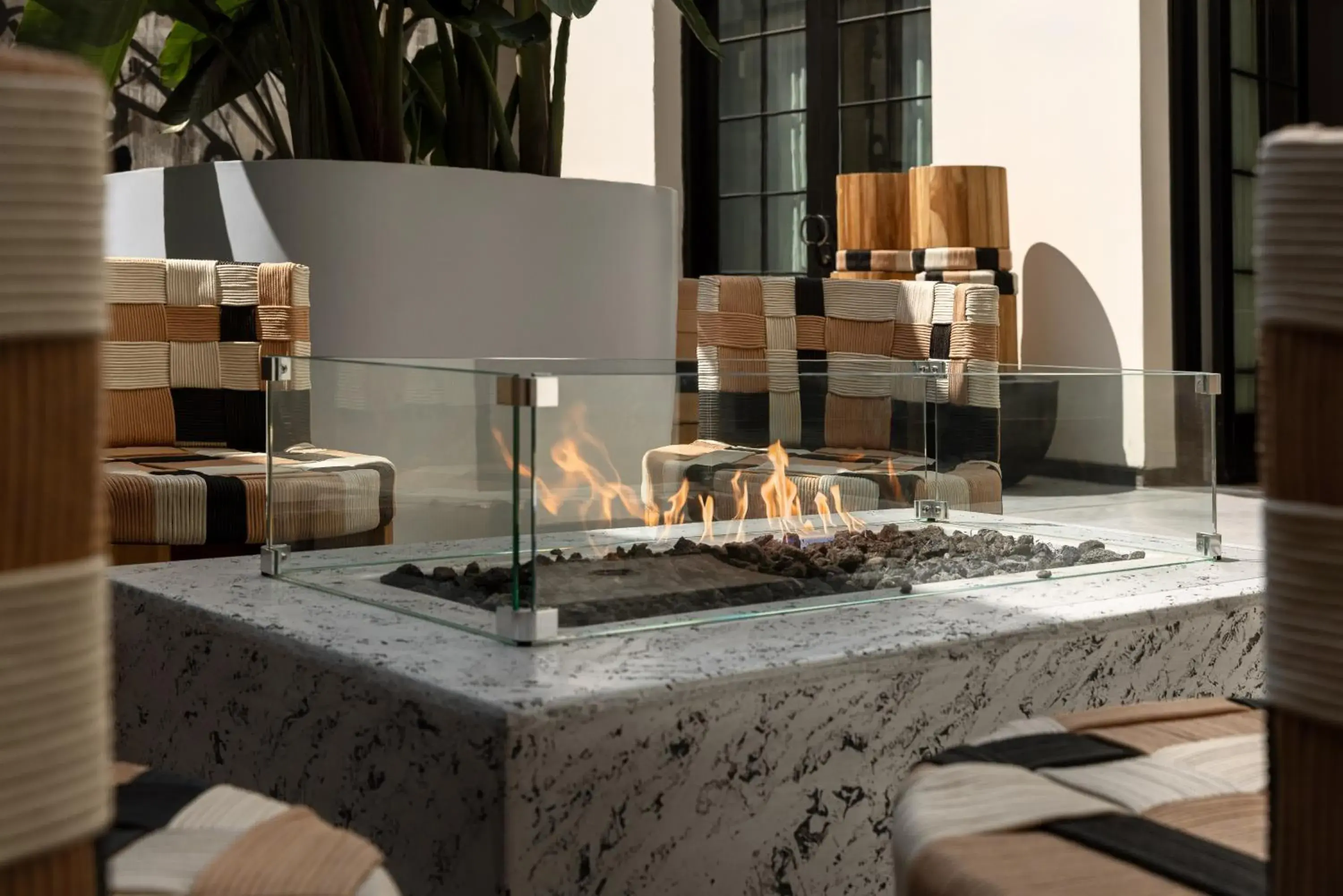 Lounge or bar in Kimpton La Peer Hotel West Hollywood by IHG Lounge or bar in Kimpton La Peer Hotel West Hollywood by IHG