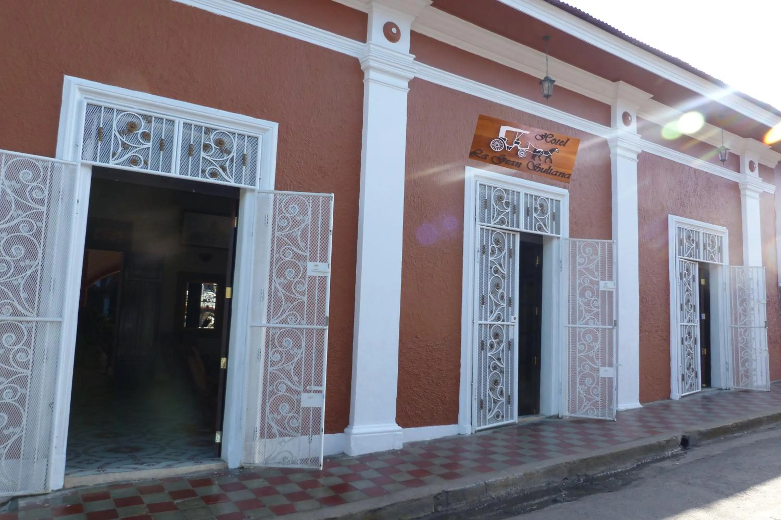 Property building in Hotel La Gran Sultana