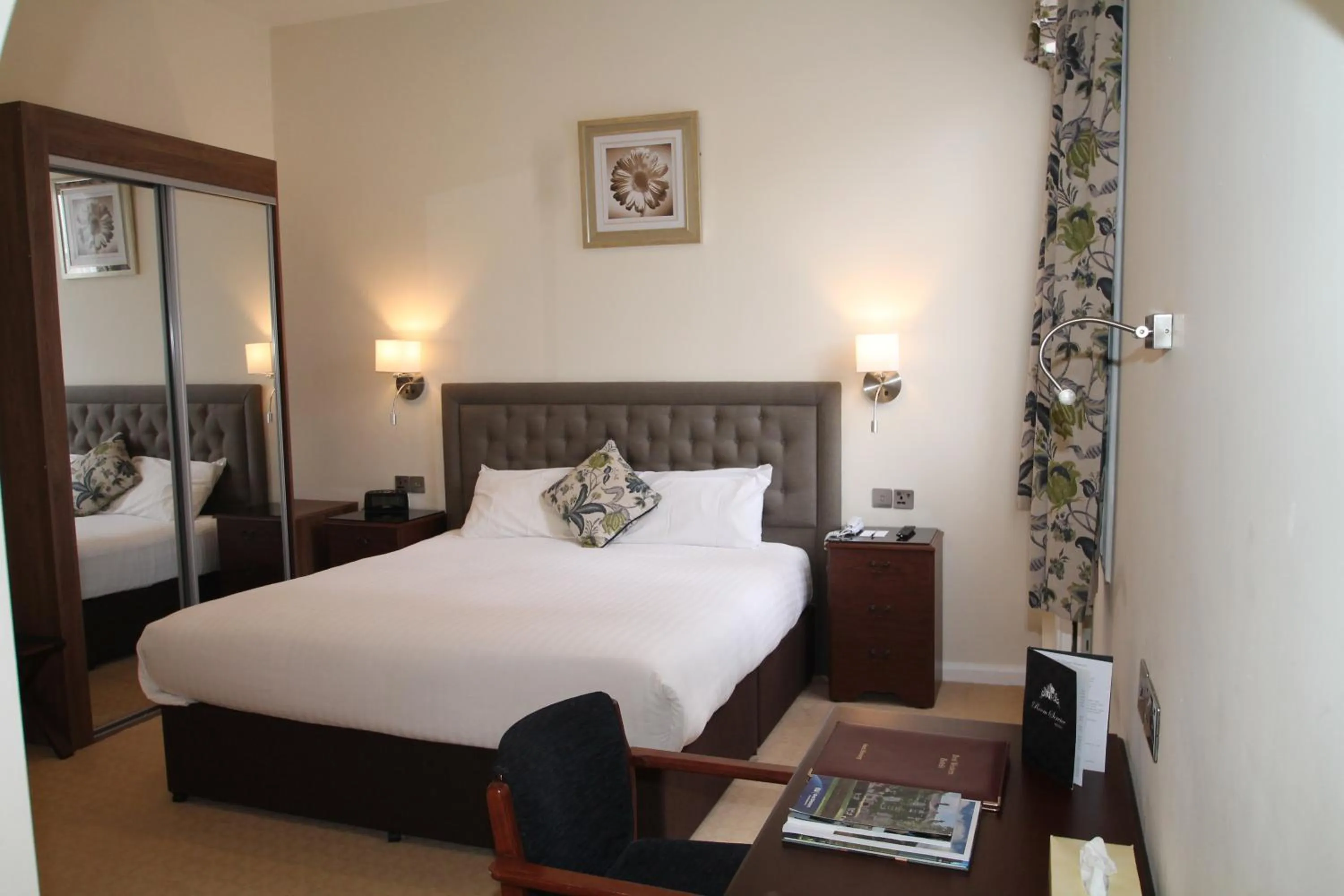 Bed in Bestwood Lodge Hotel