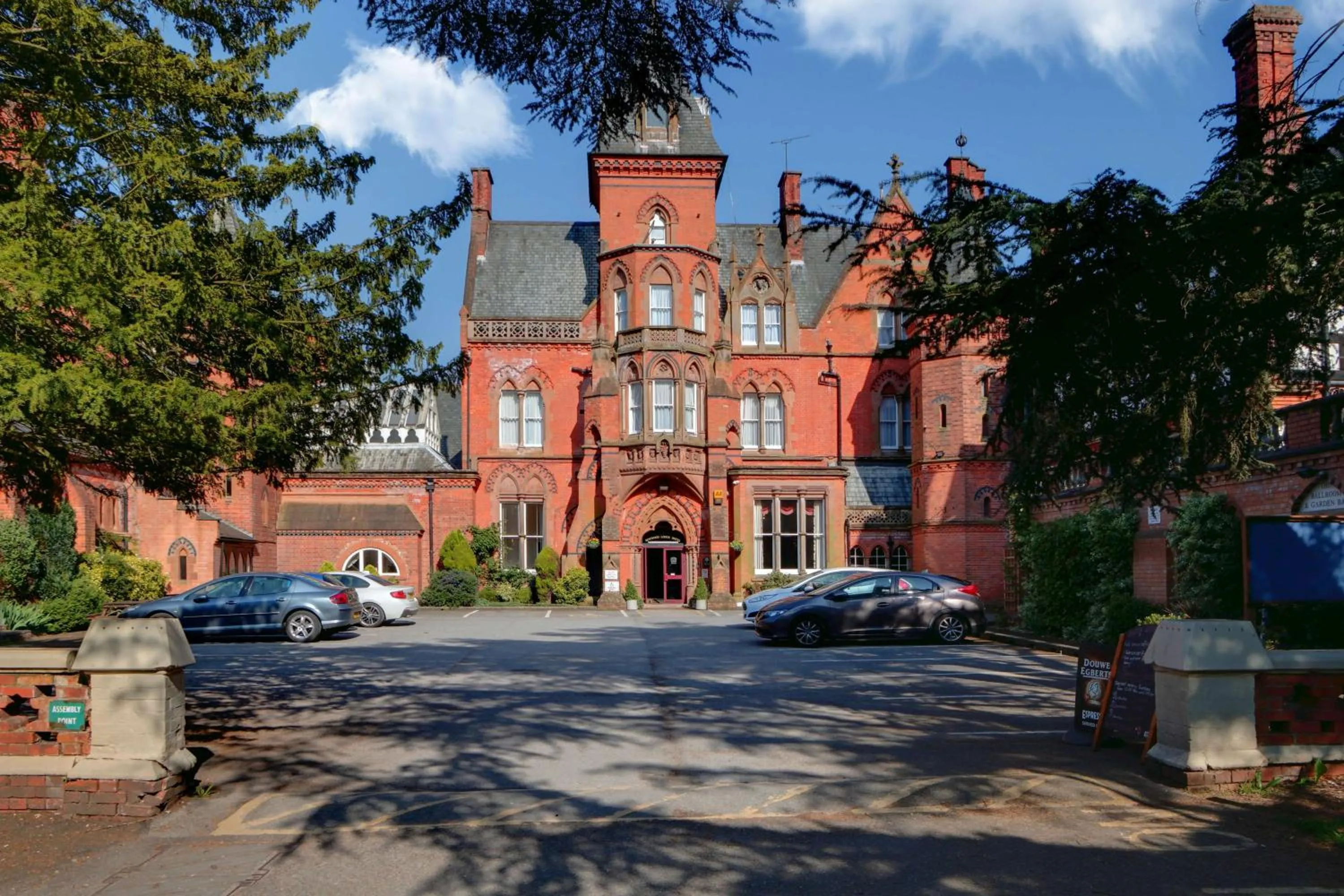 Property building in Bestwood Lodge Hotel
