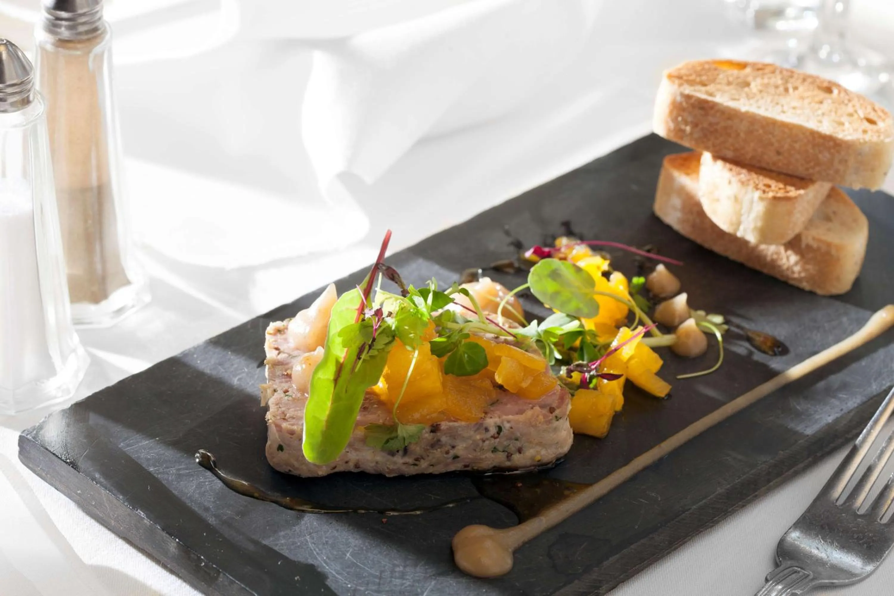 Restaurant/places to eat in Bestwood Lodge Hotel