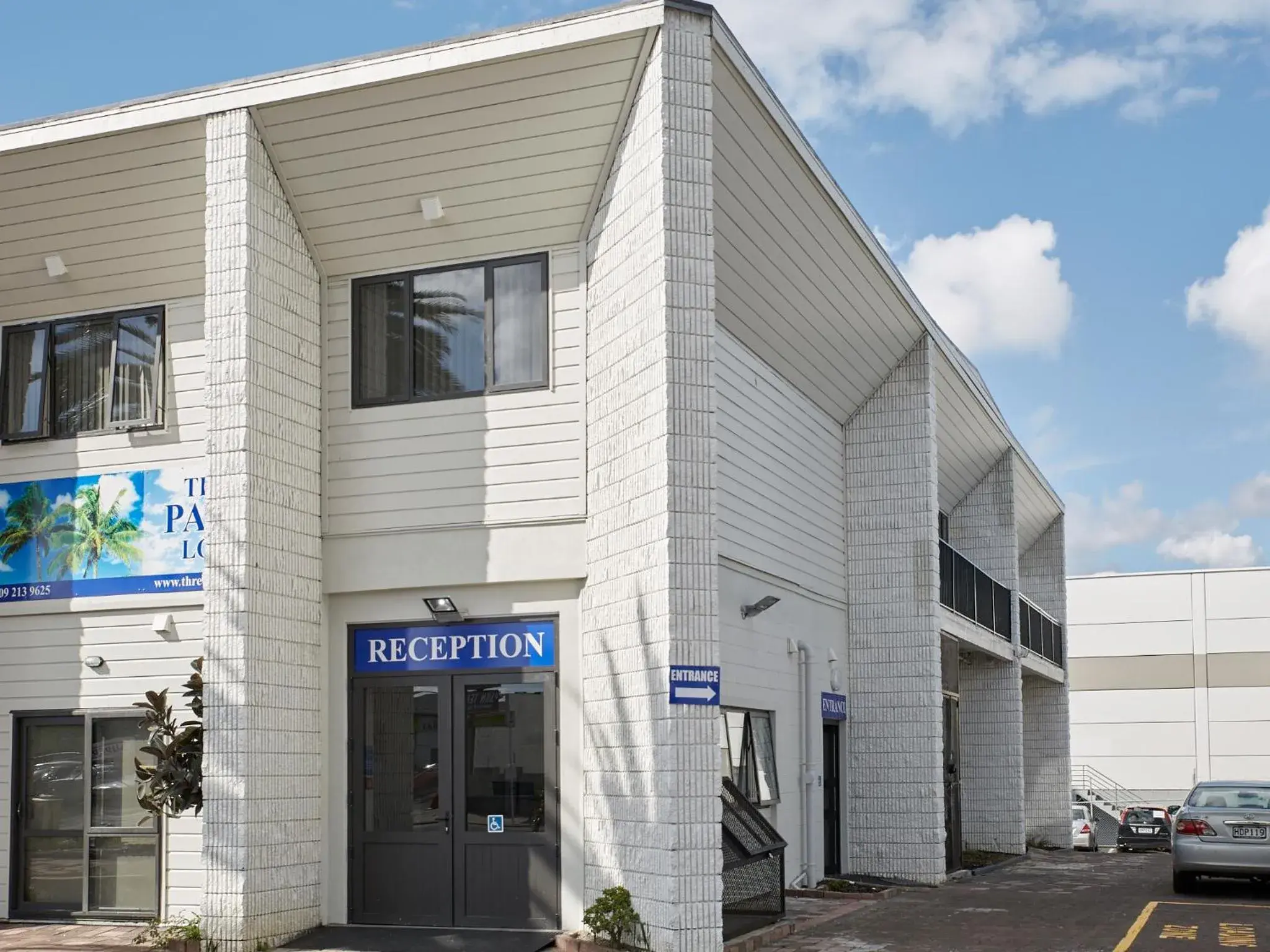 Property building in Three Palms Lodge Property building in Three Palms Lodge