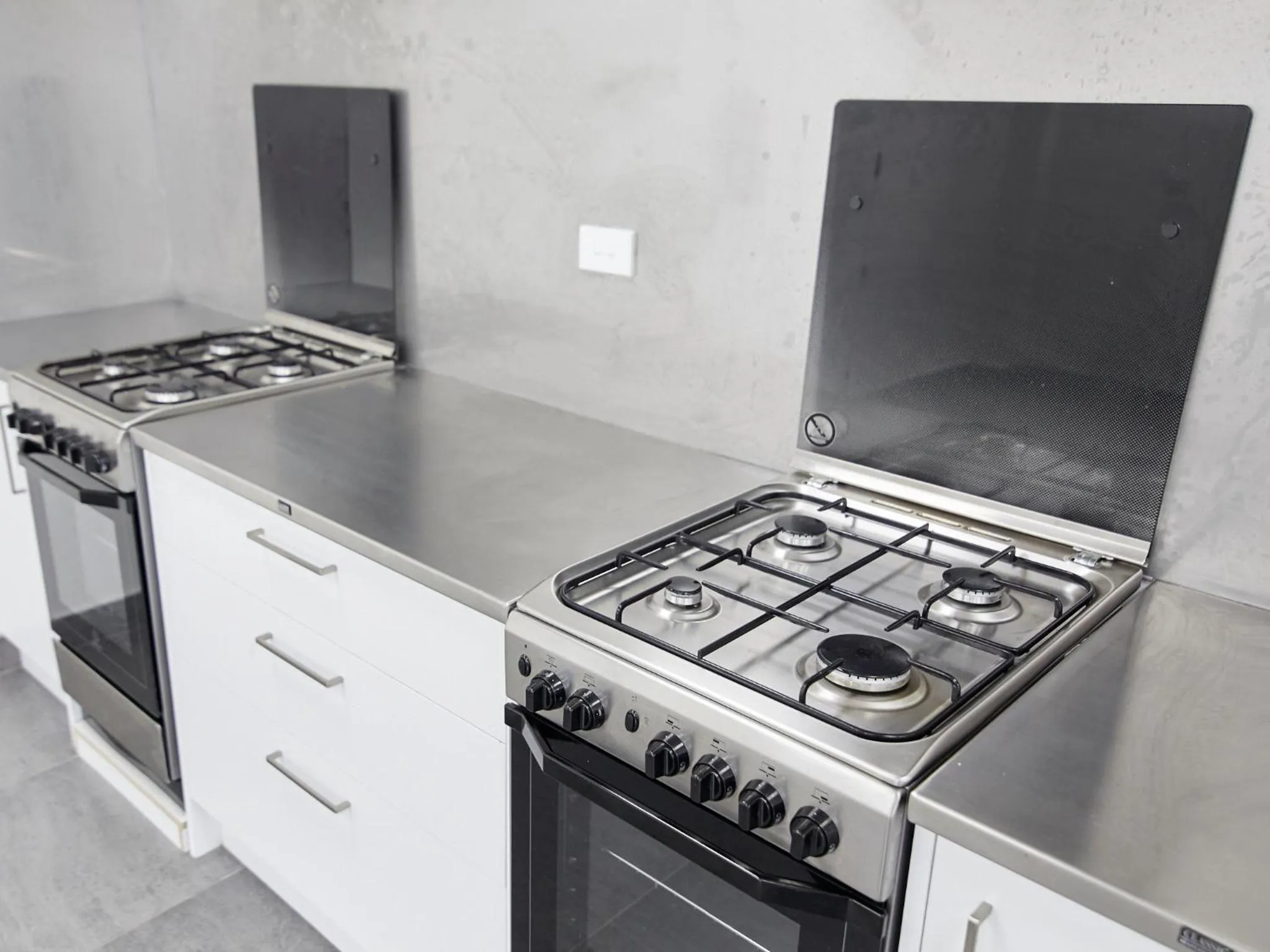 Property building in Three Palms Lodge