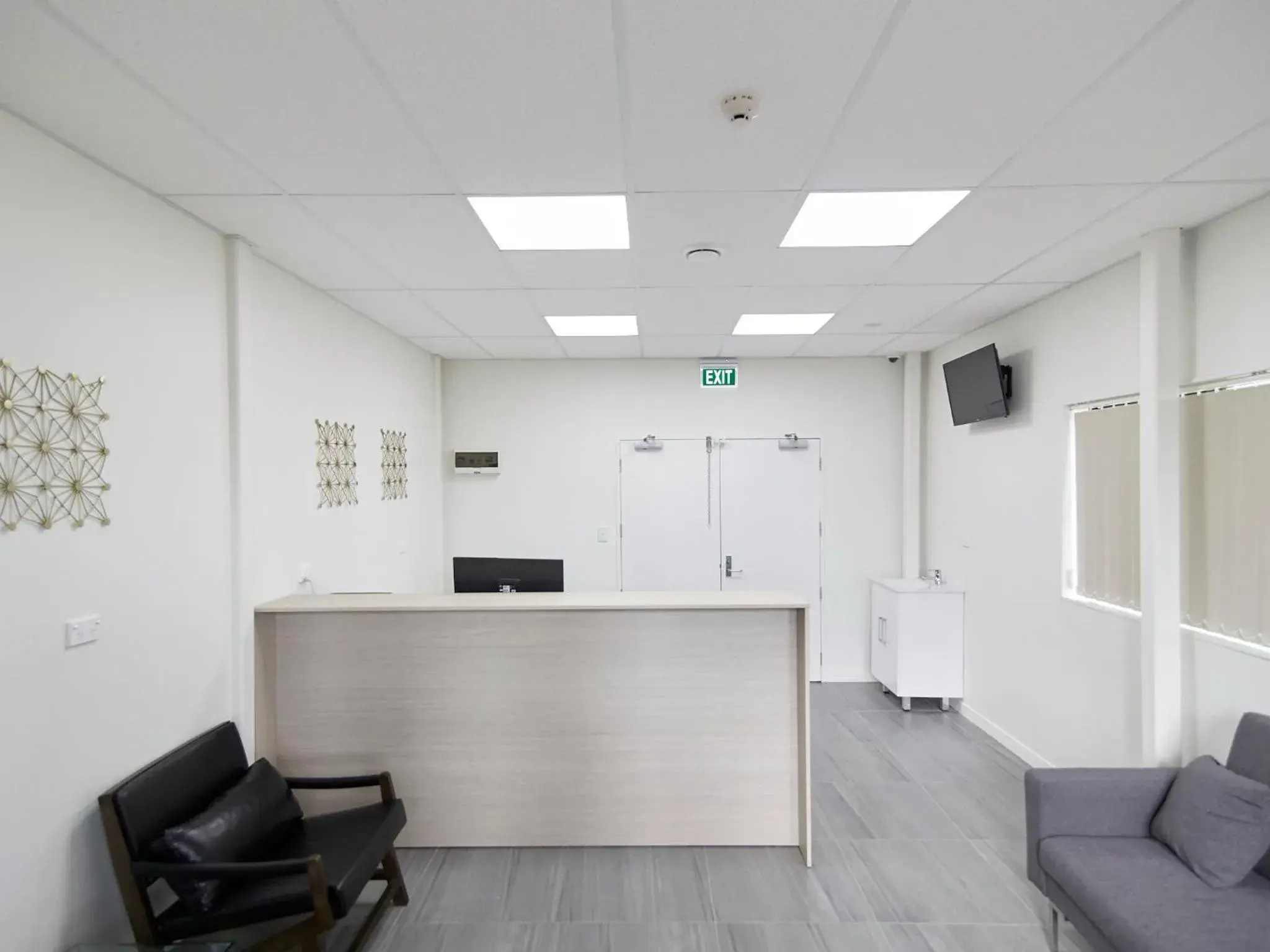 Property building in Three Palms Lodge Property building in Three Palms Lodge