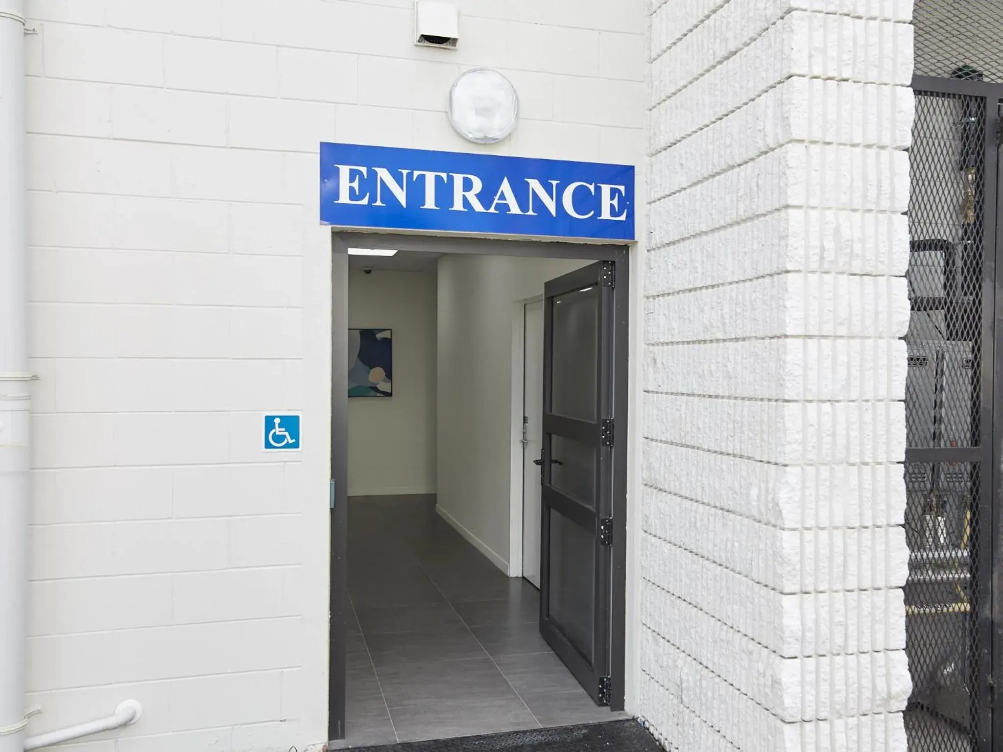 Property building in Three Palms Lodge Property building in Three Palms Lodge