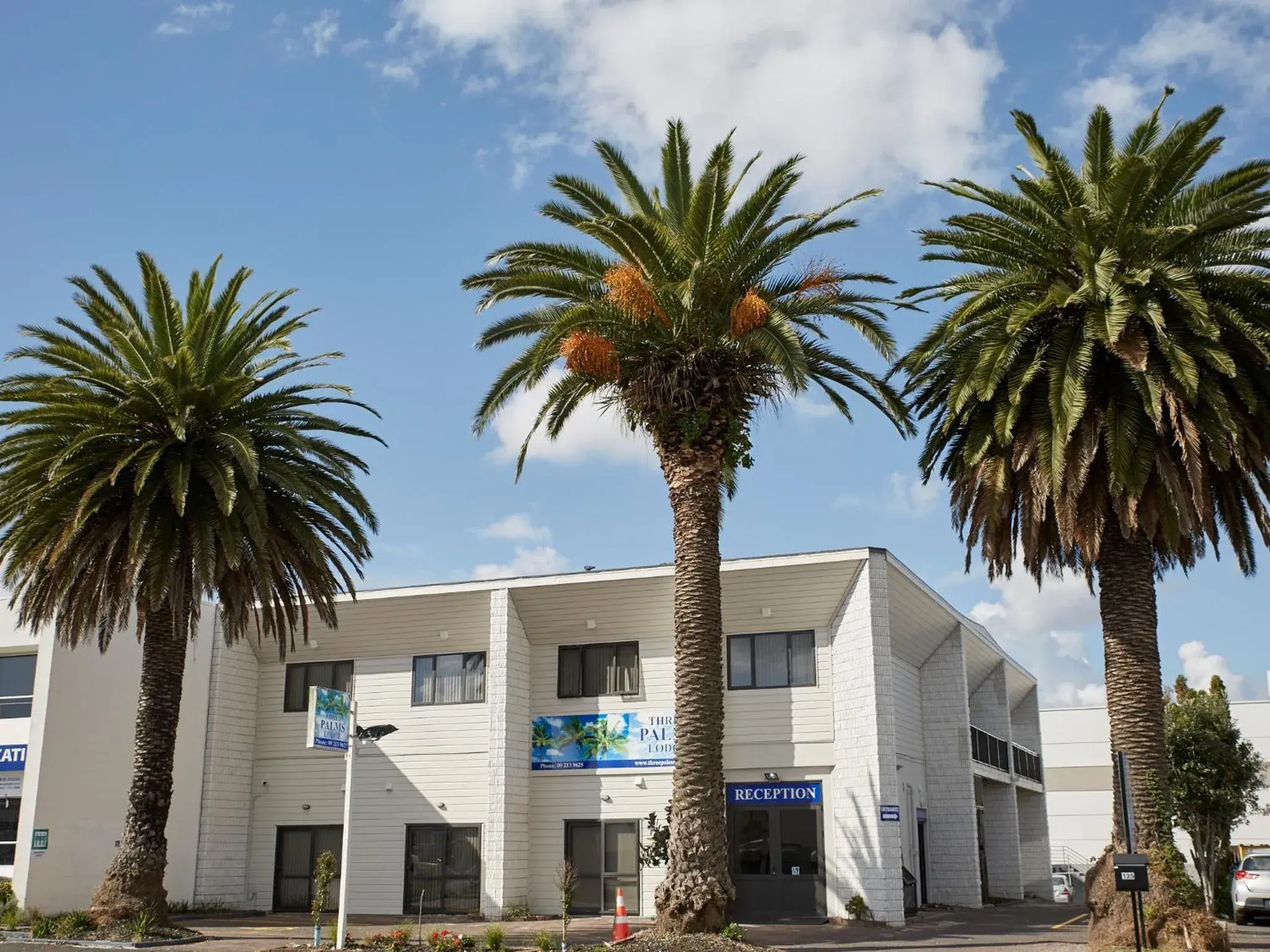 Property building in Three Palms Lodge Property building in Three Palms Lodge