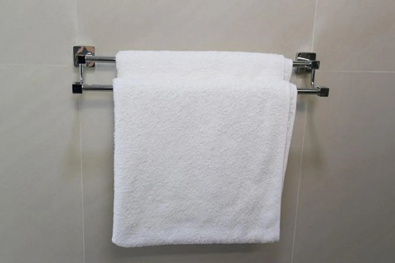 Bathroom in e-stay Hanthana Kandy