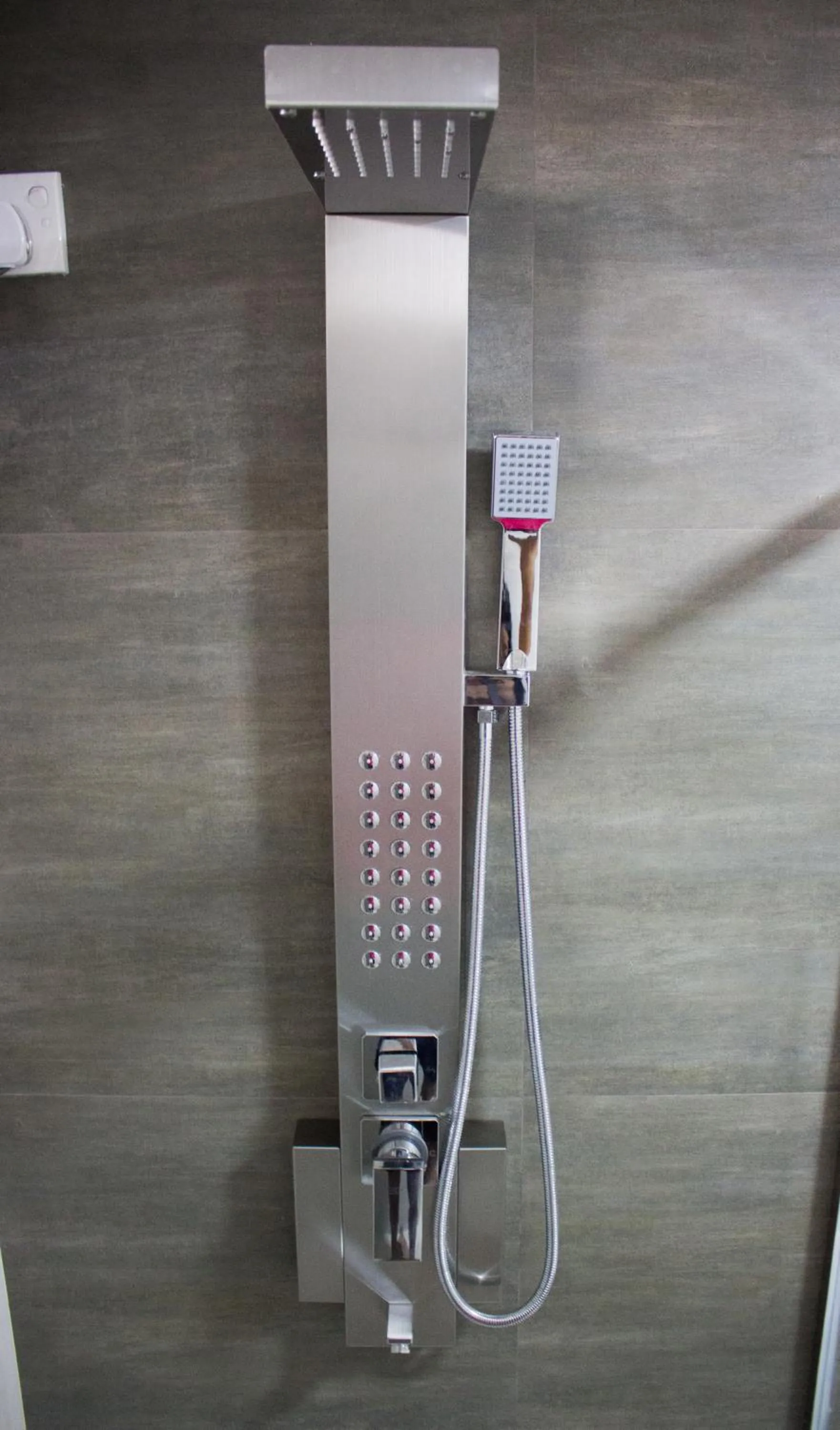 Shower in e-stay Hanthana Kandy