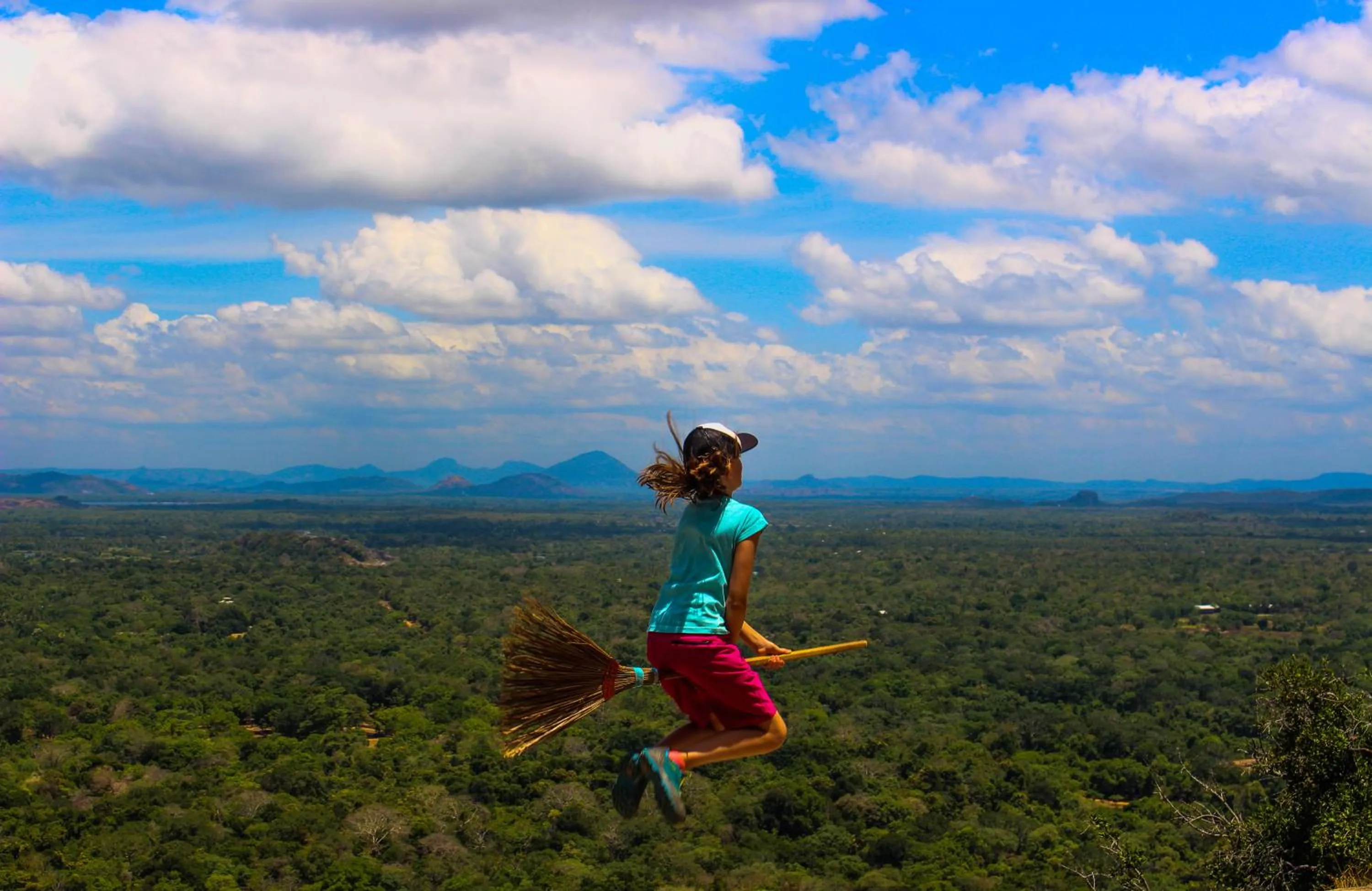 children in e-stay Hanthana Kandy