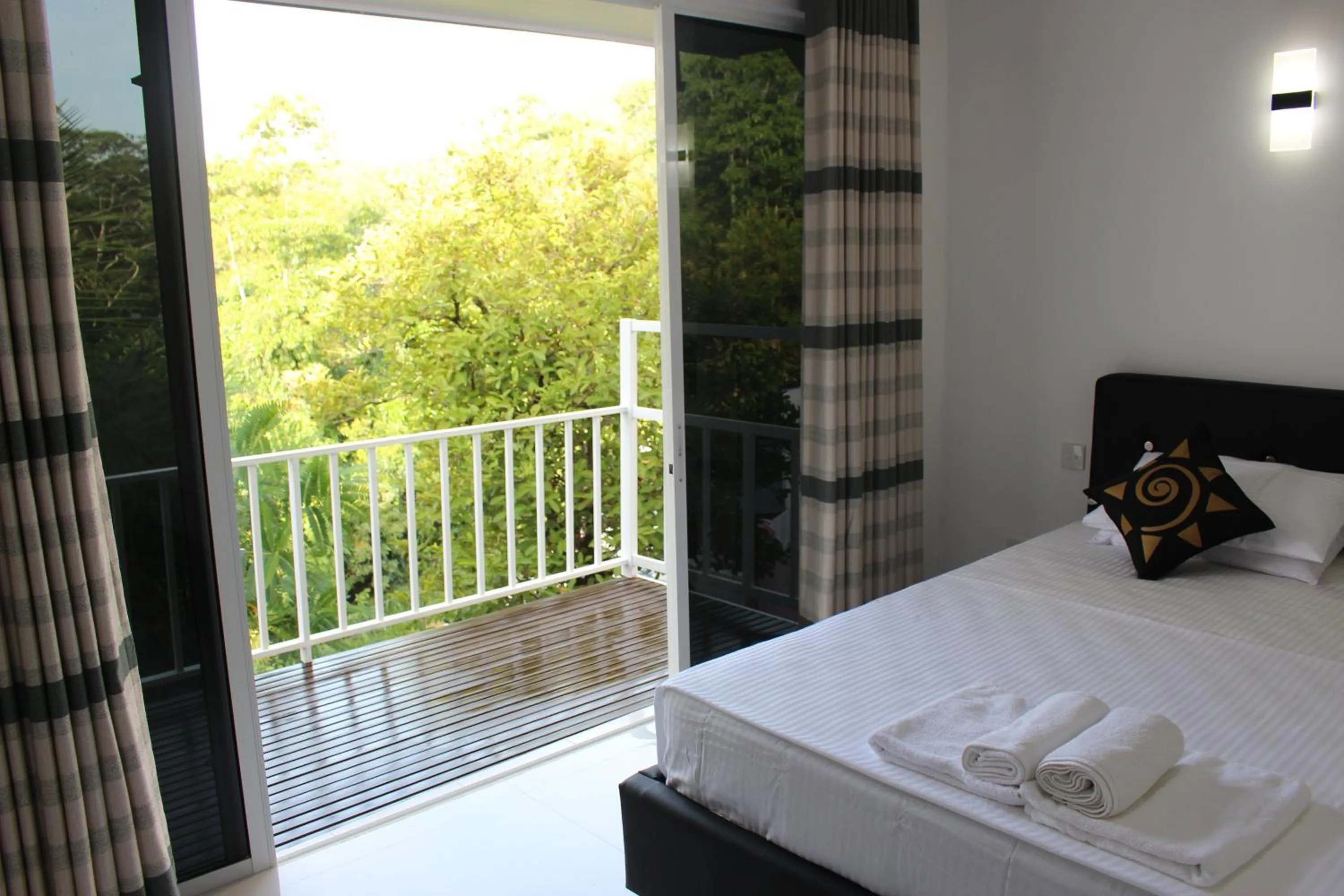 Bedroom, Bed in e-stay Hanthana Kandy