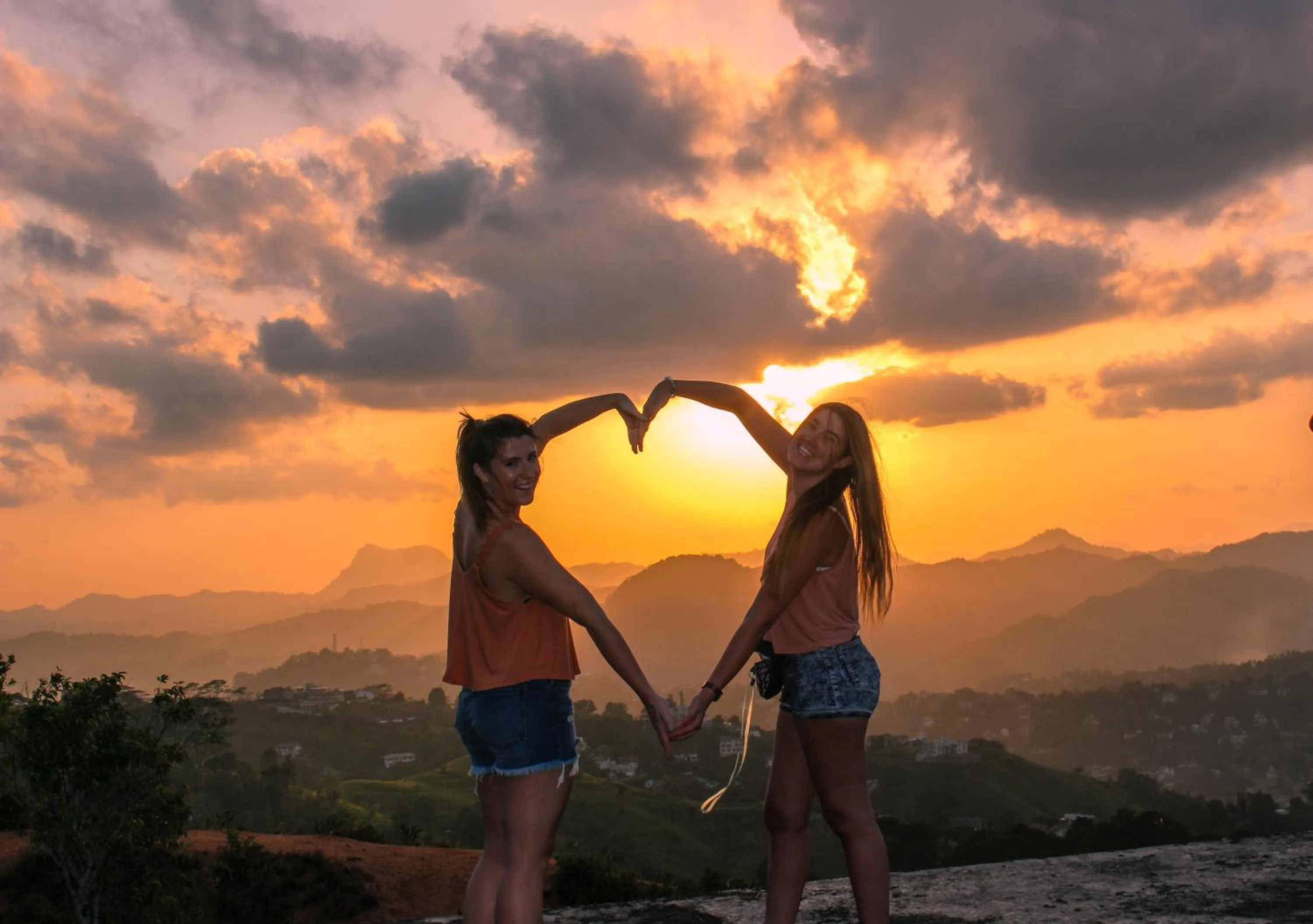 People in e-stay Hanthana Kandy