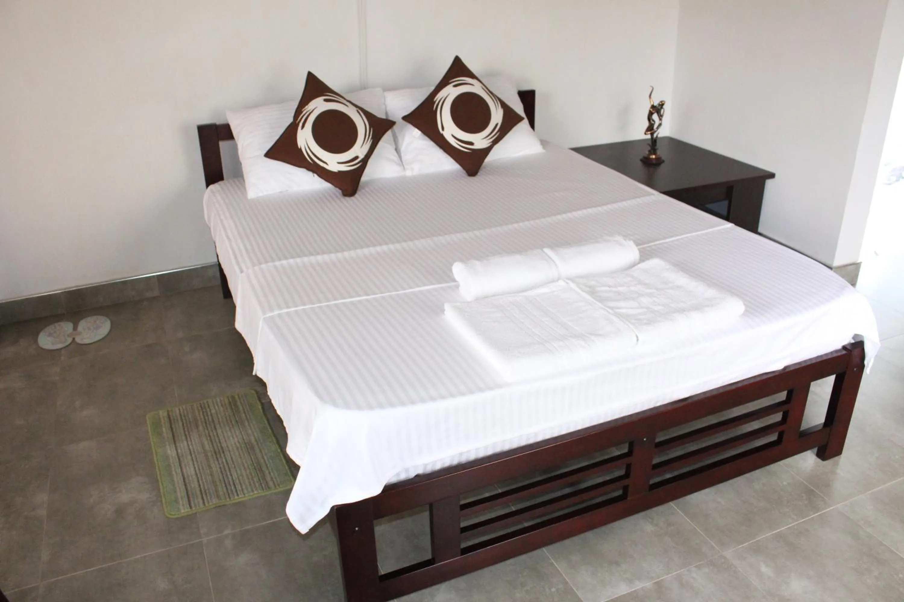 Bed in e-stay Hanthana Kandy