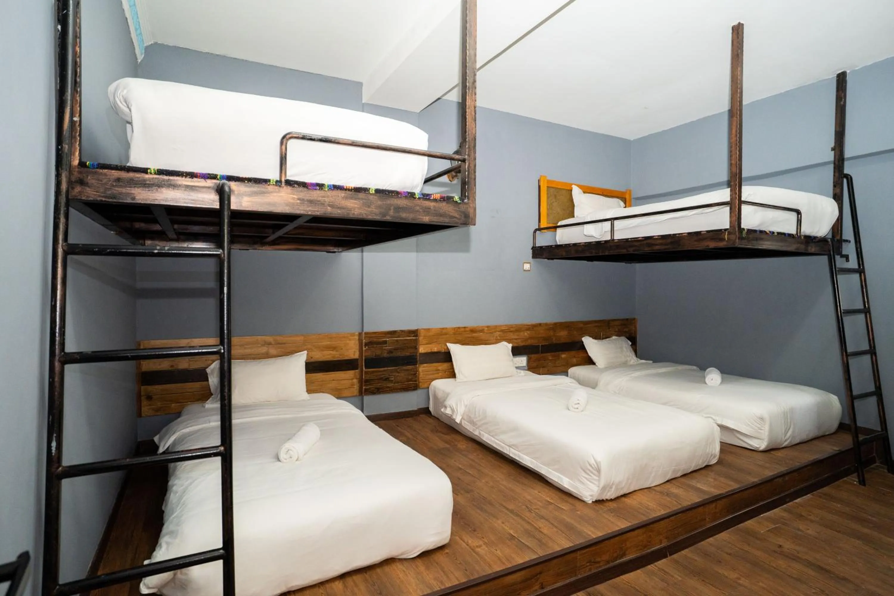 Bed in De Grand Boutique Hotel