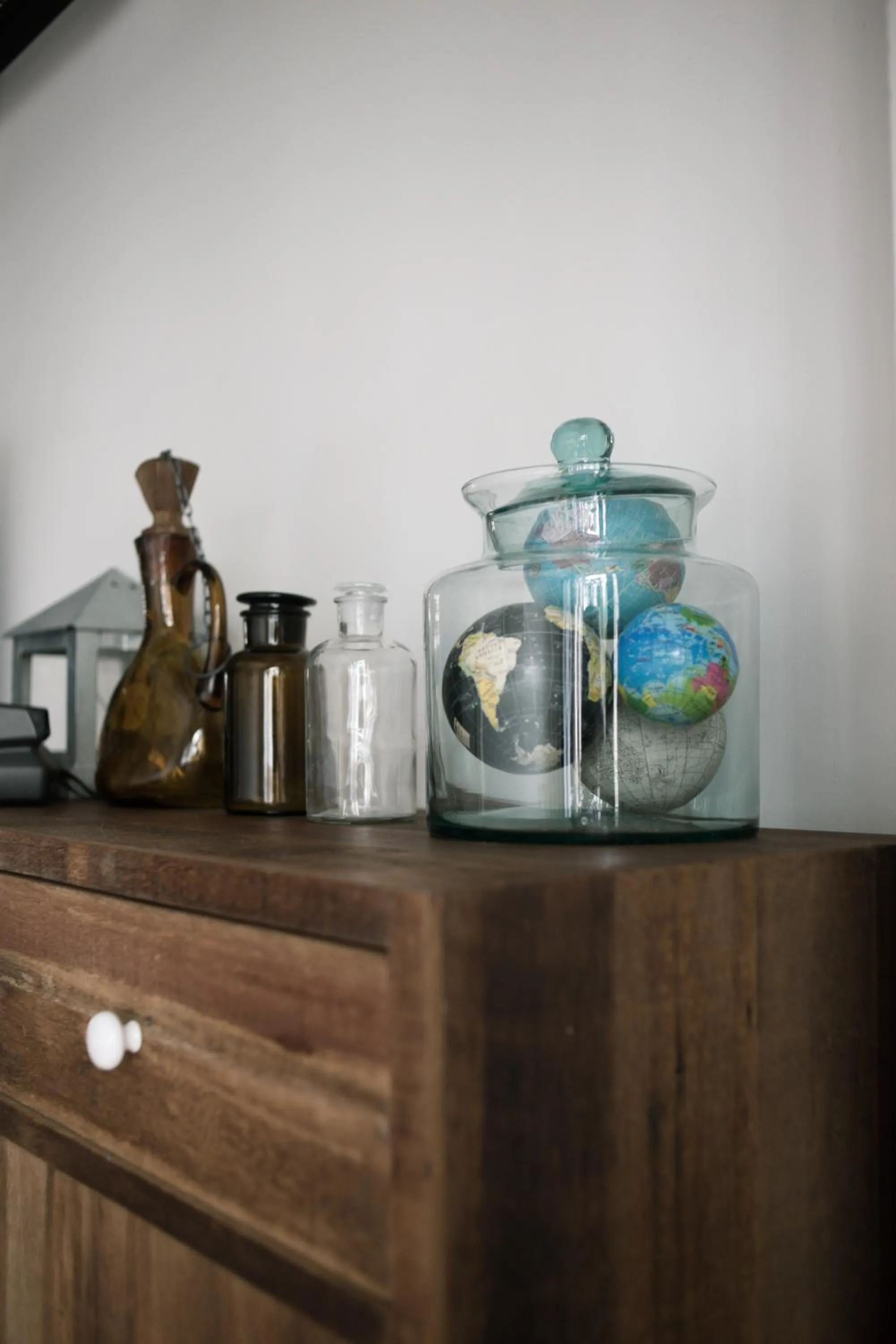 Decorative detail in Chernchan Hostel