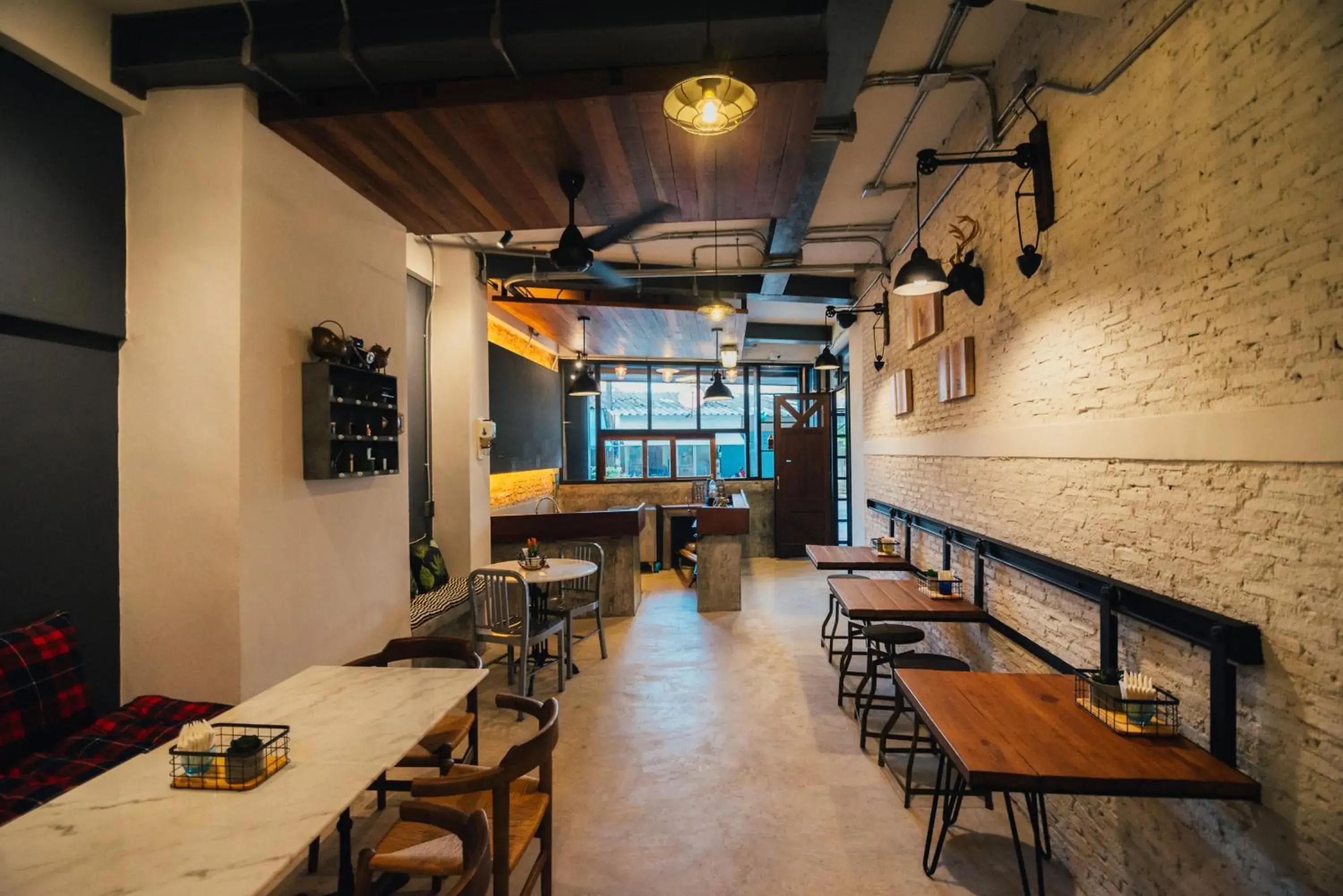 Restaurant/places to eat in Chernchan Hostel Restaurant/places to eat in Chernchan Hostel