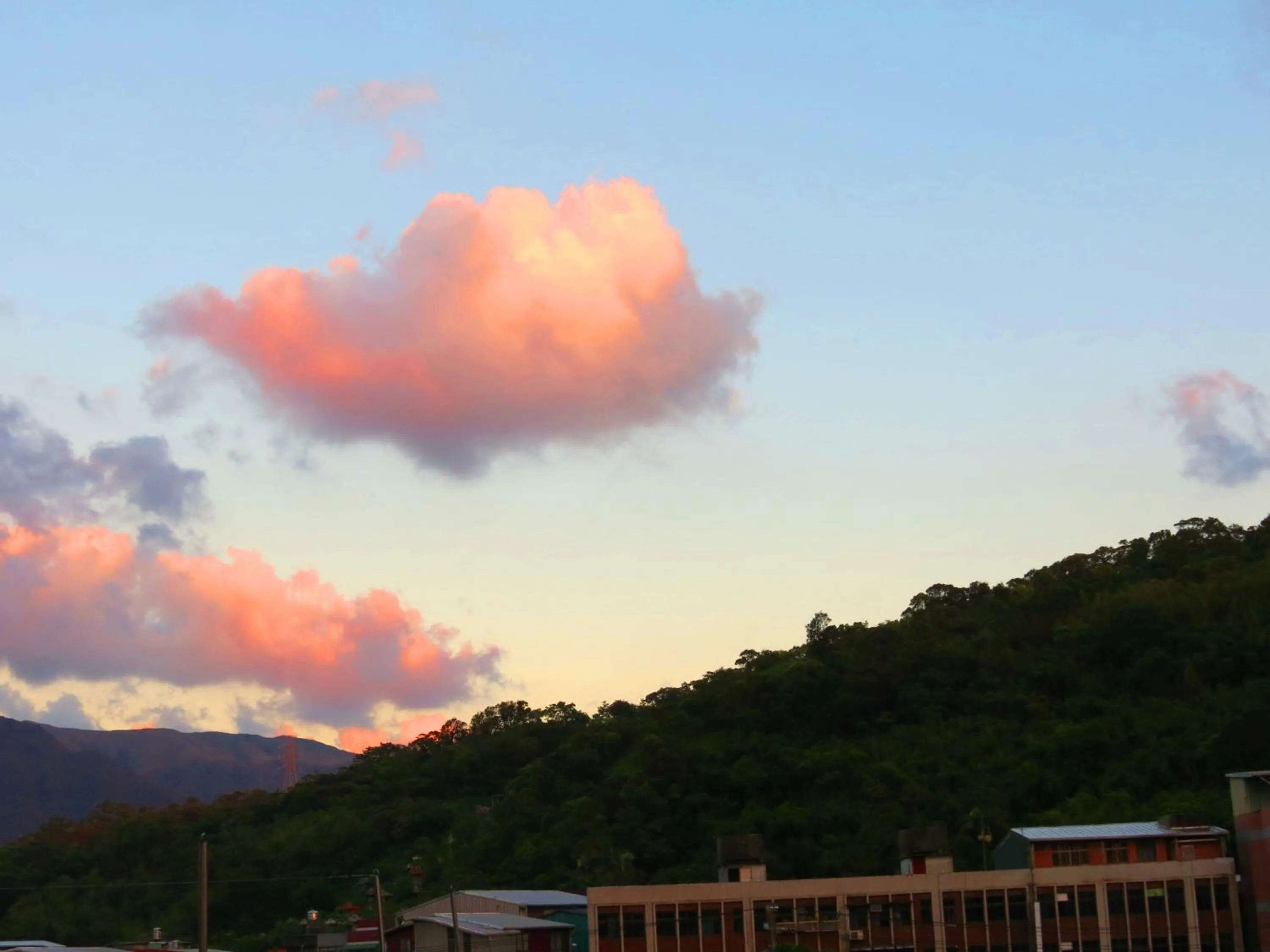 Spring in eZ Stay Juifen(Ruifang Station)