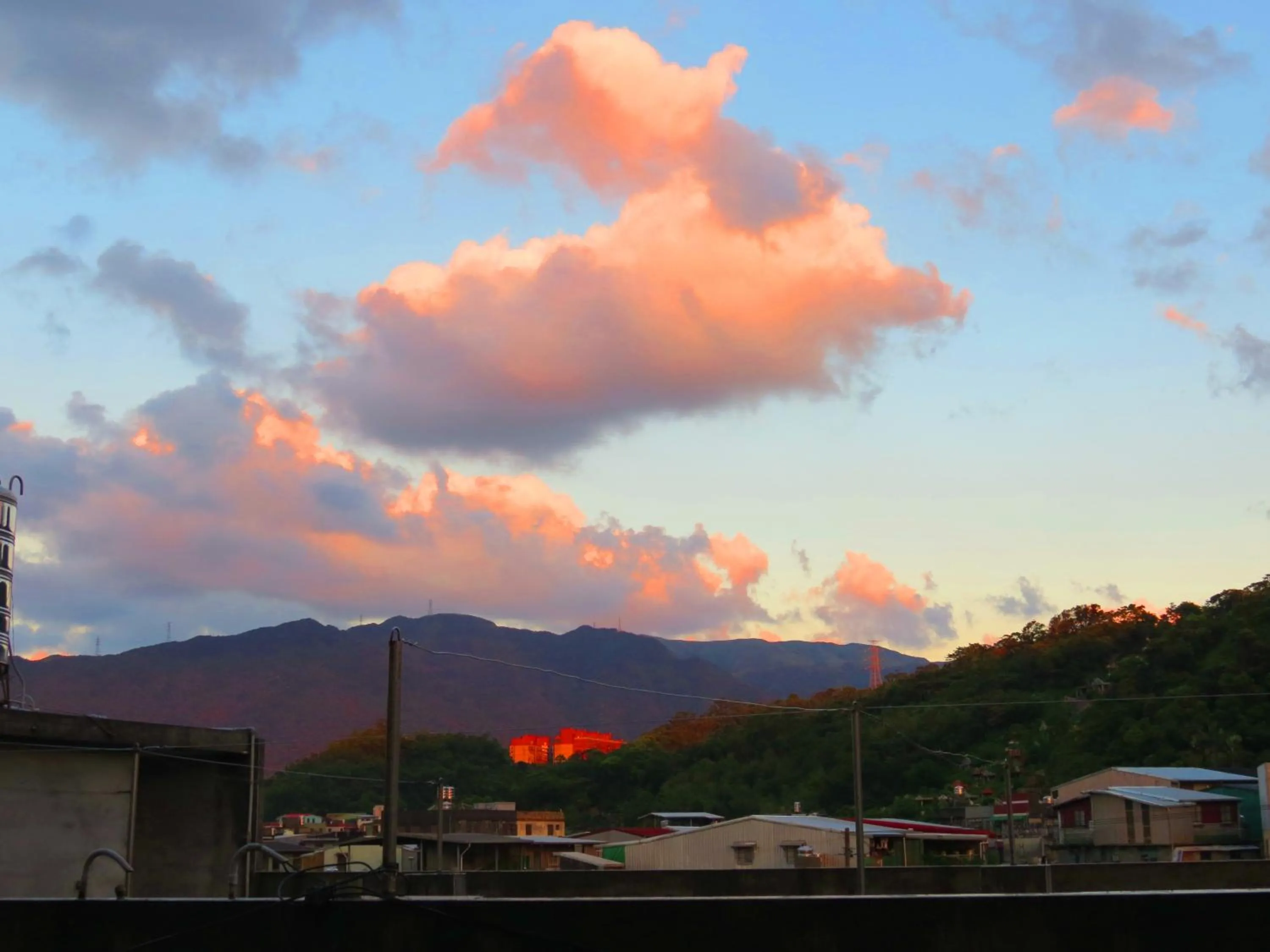 Spring in eZ Stay Juifen(Ruifang Station)