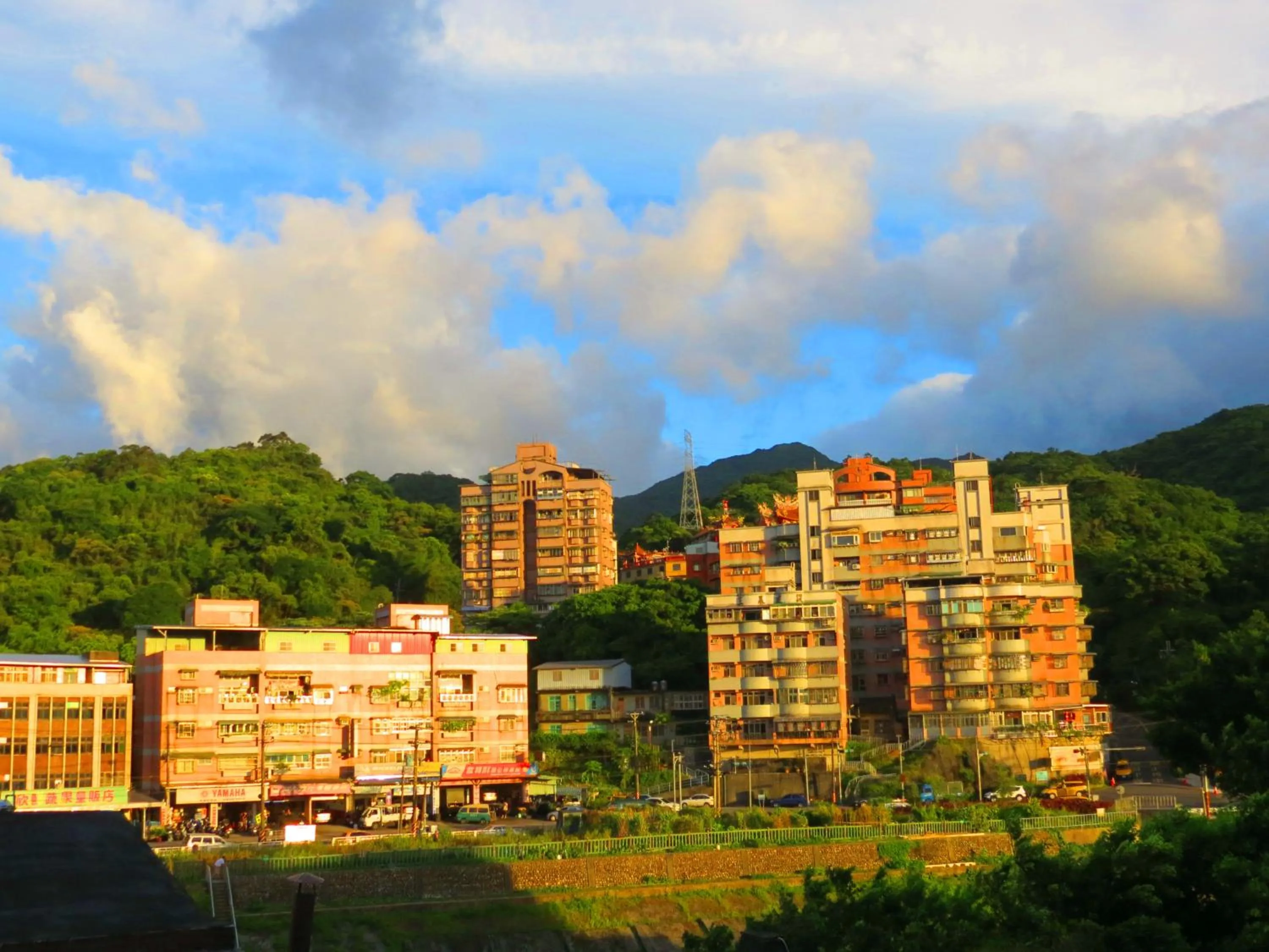 Spring in eZ Stay Juifen(Ruifang Station)